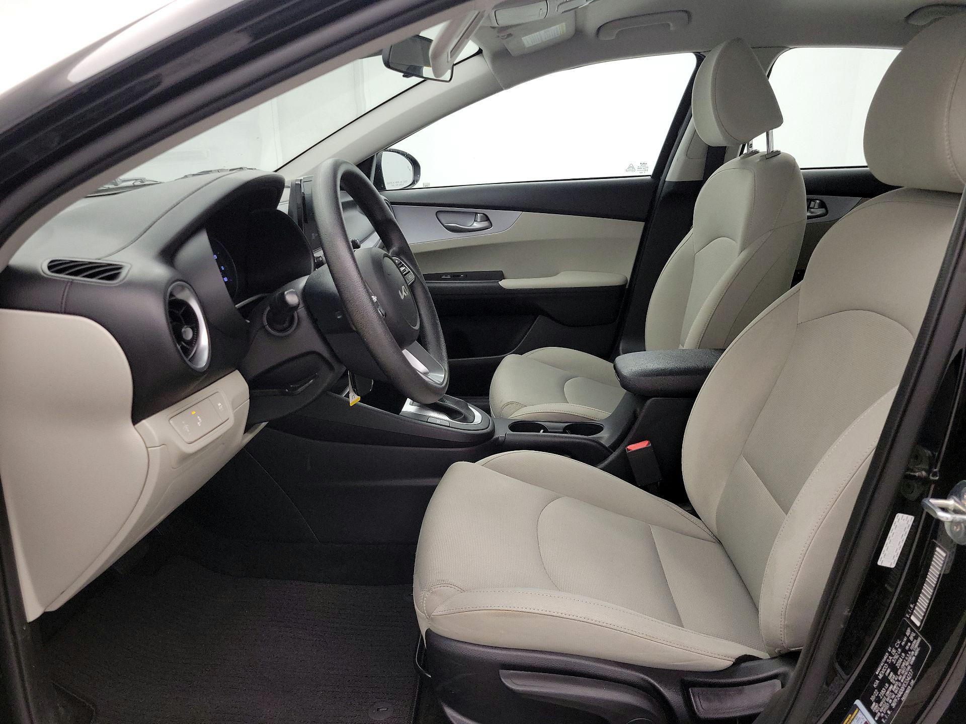 Thumbnail: 2023 Kia Forte - 11