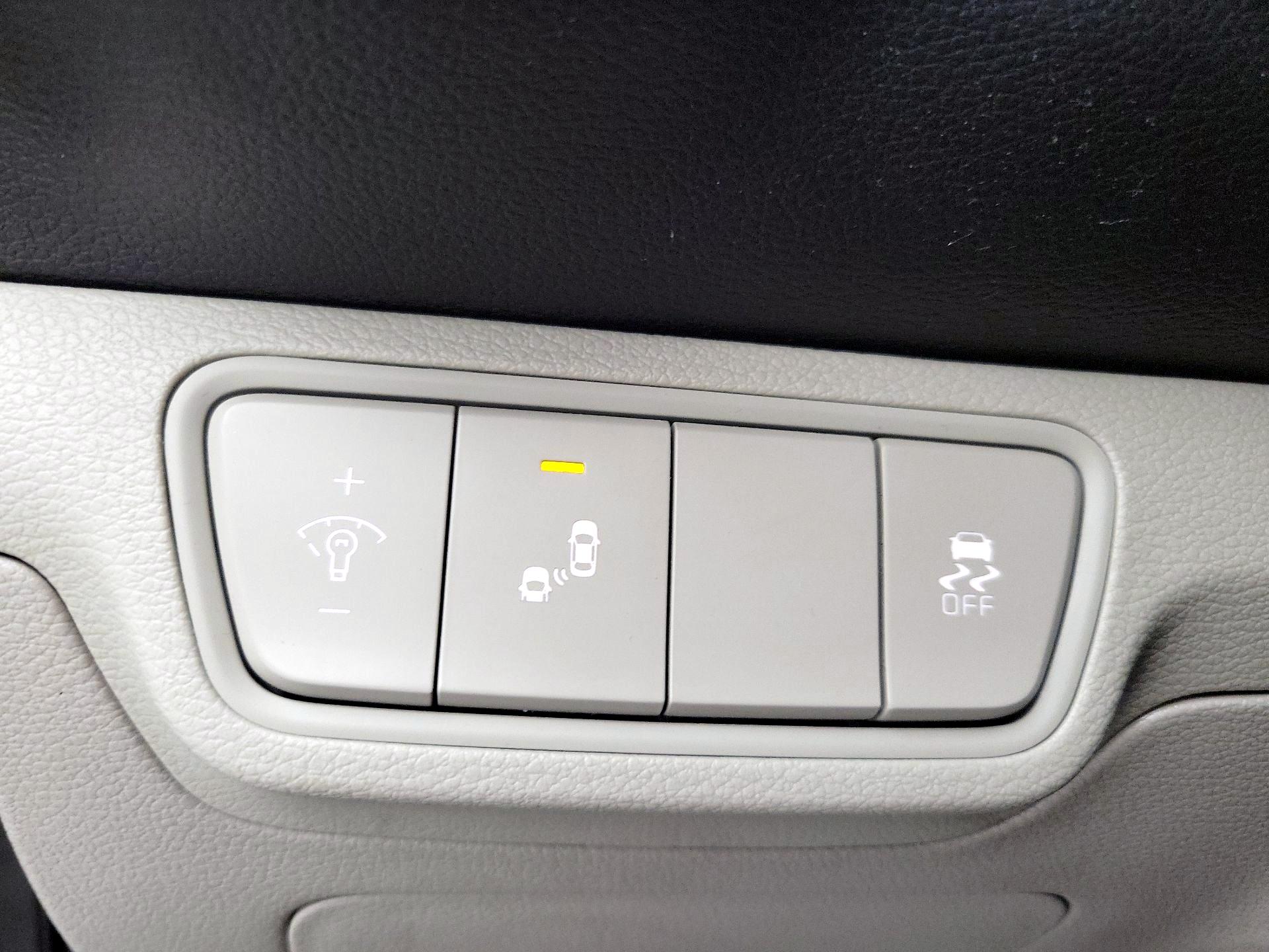 Thumbnail: 2023 Kia Forte - 13