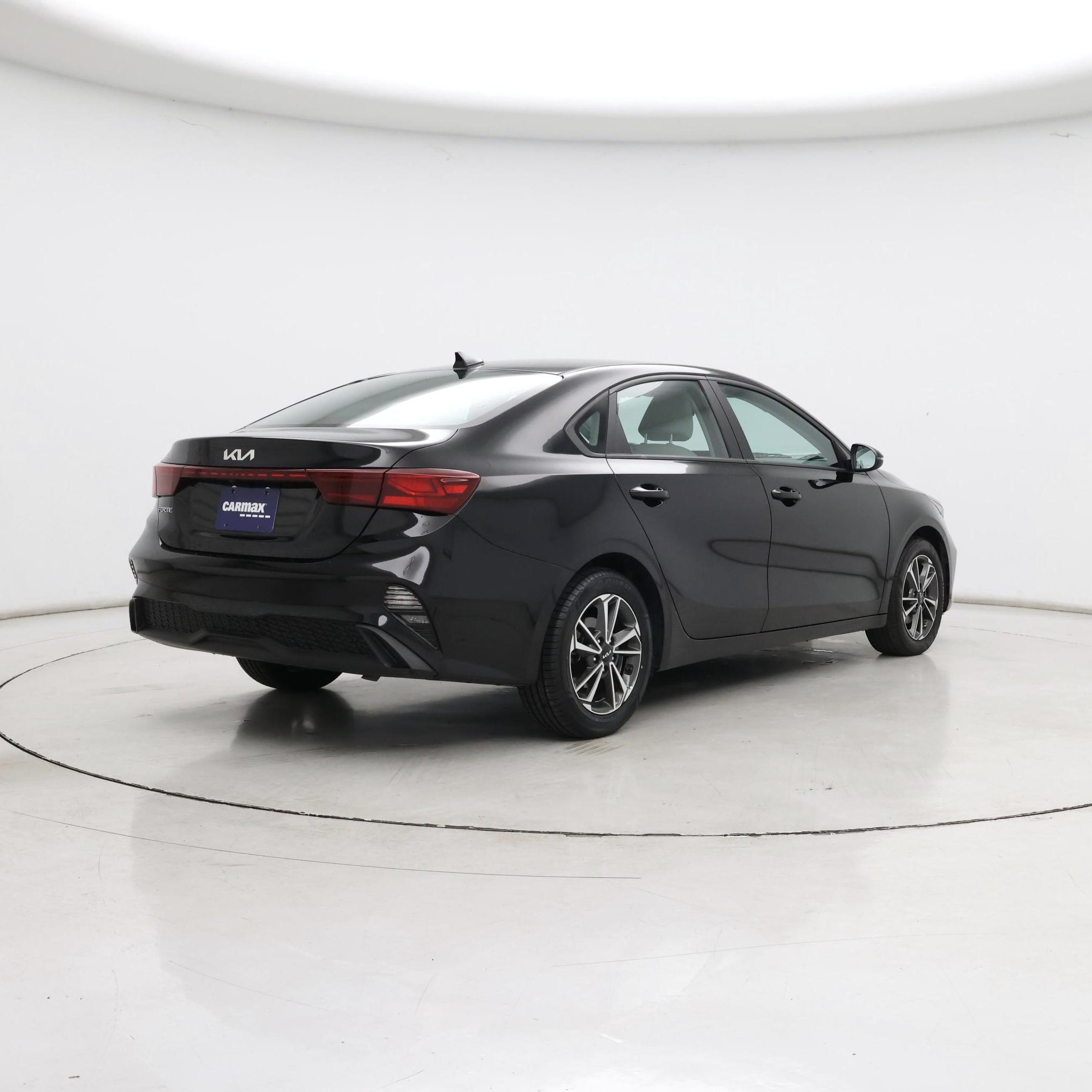 Thumbnail: 2023 Kia Forte - 8