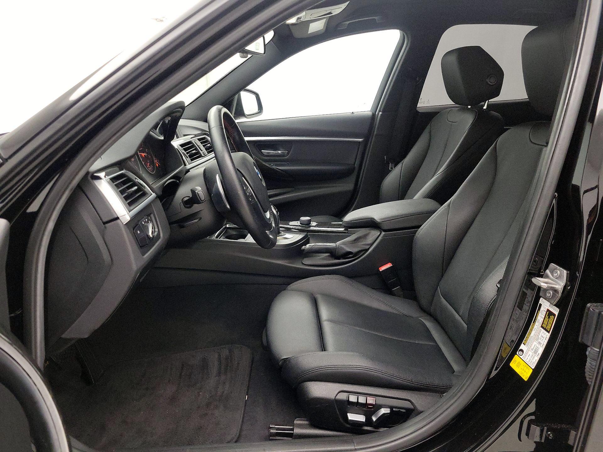 Thumbnail: 2016 BMW 3 Series - 11