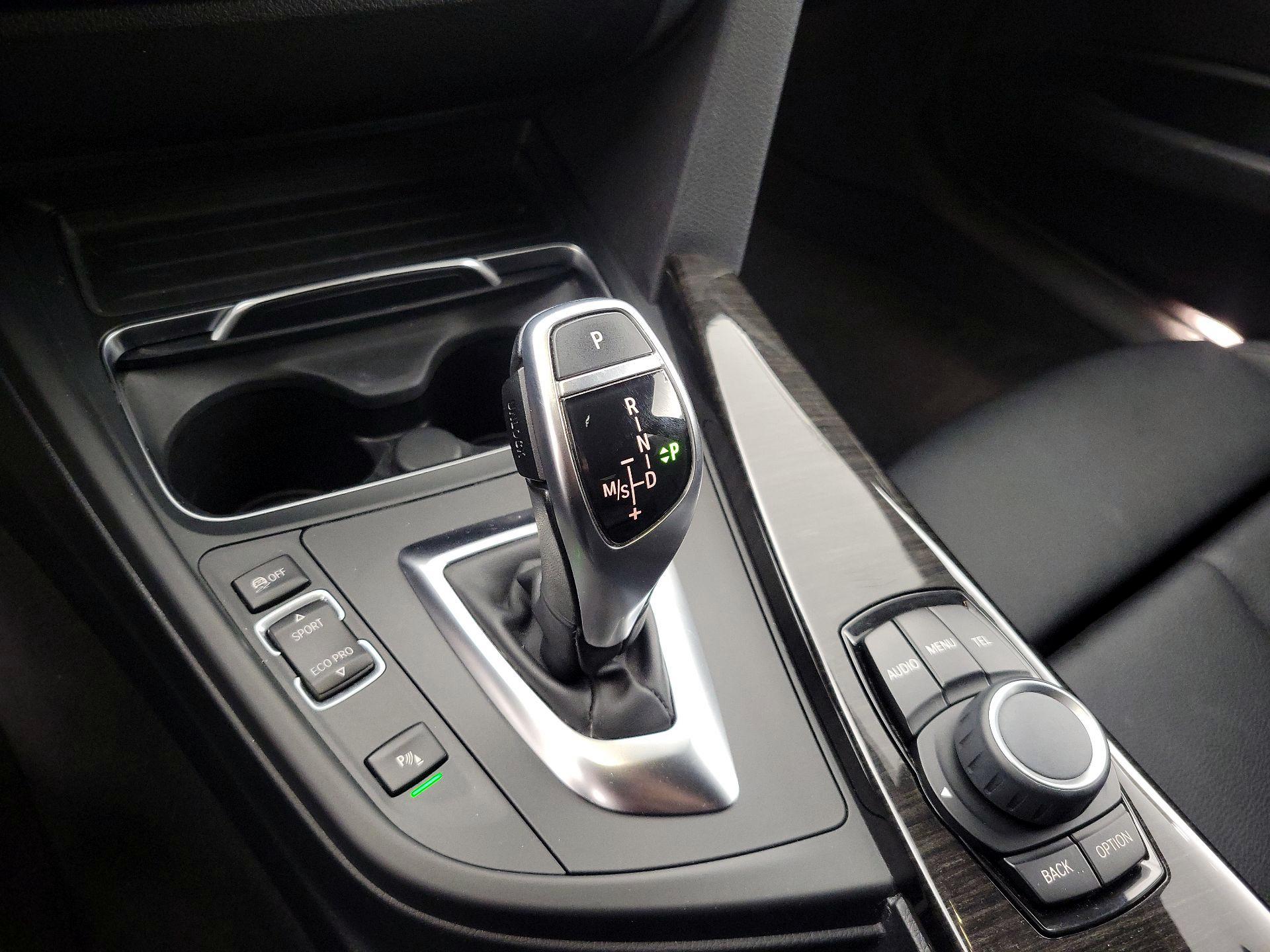 Thumbnail: 2016 BMW 3 Series - 17