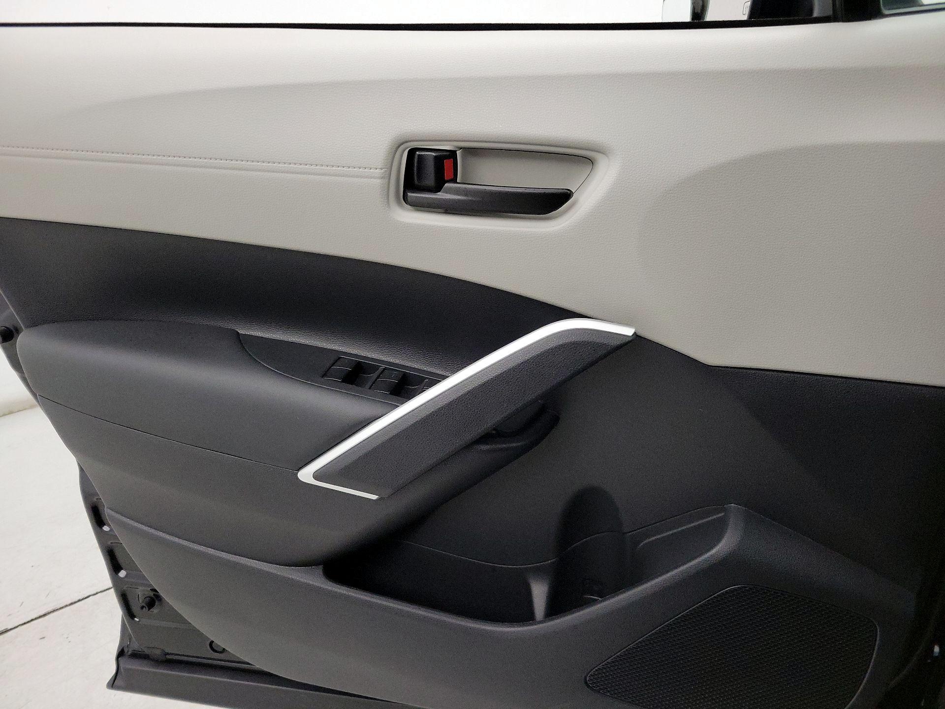 Thumbnail: 2025 Toyota Corolla Cross - 12