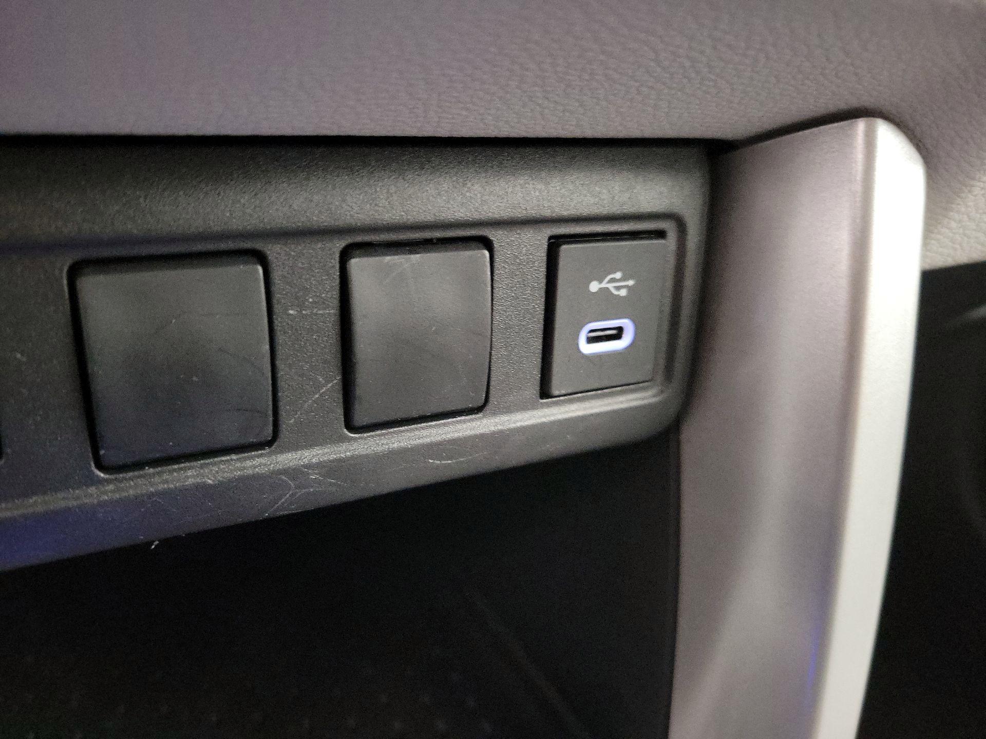 Thumbnail: 2025 Toyota Corolla Cross - 18