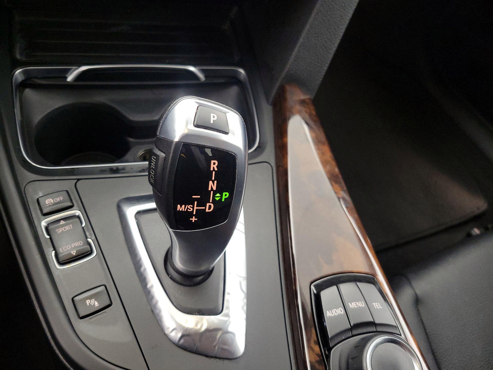 Thumbnail: 2016 BMW 3 Series - 17