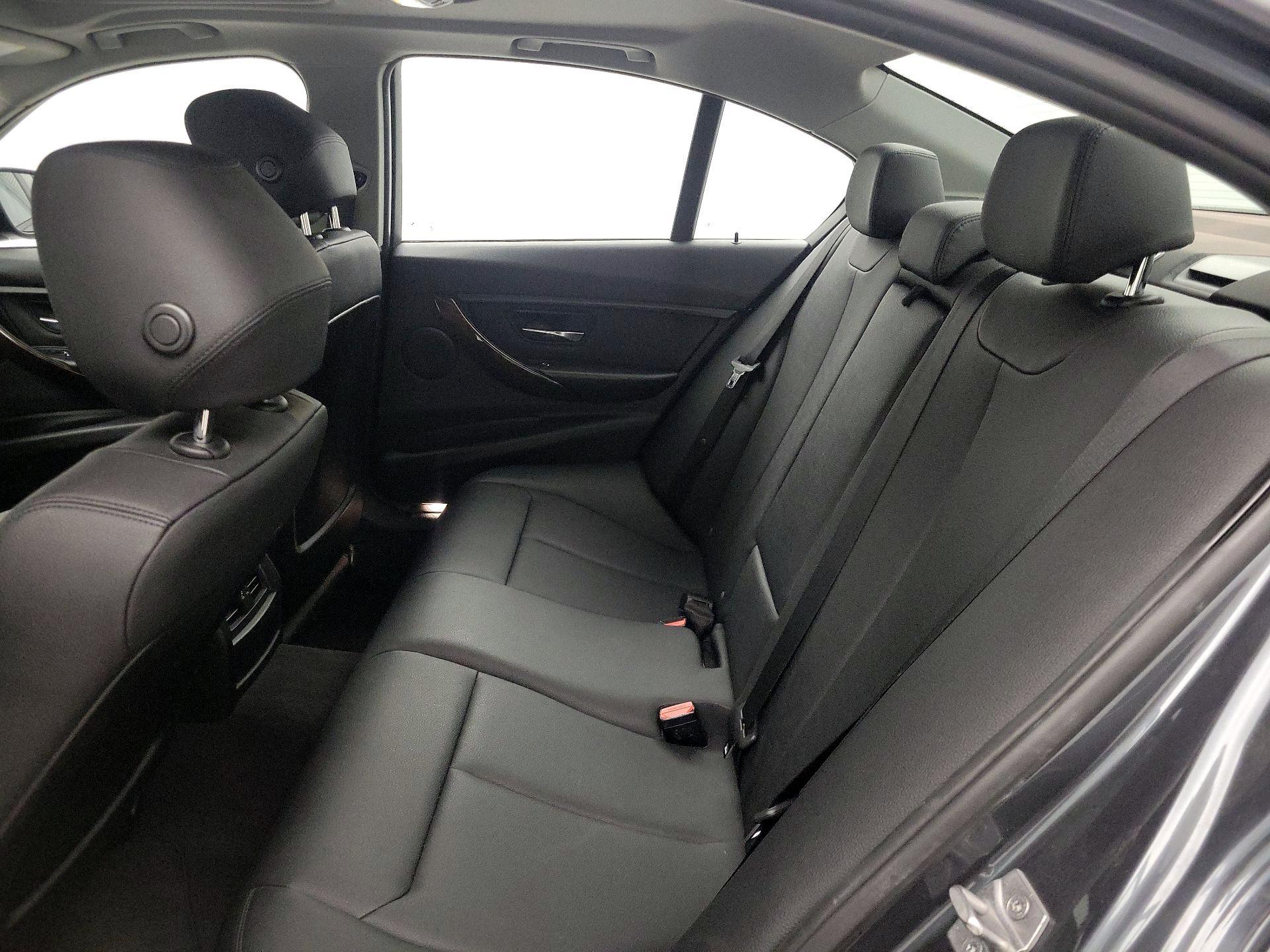 Thumbnail: 2016 BMW 3 Series - 20