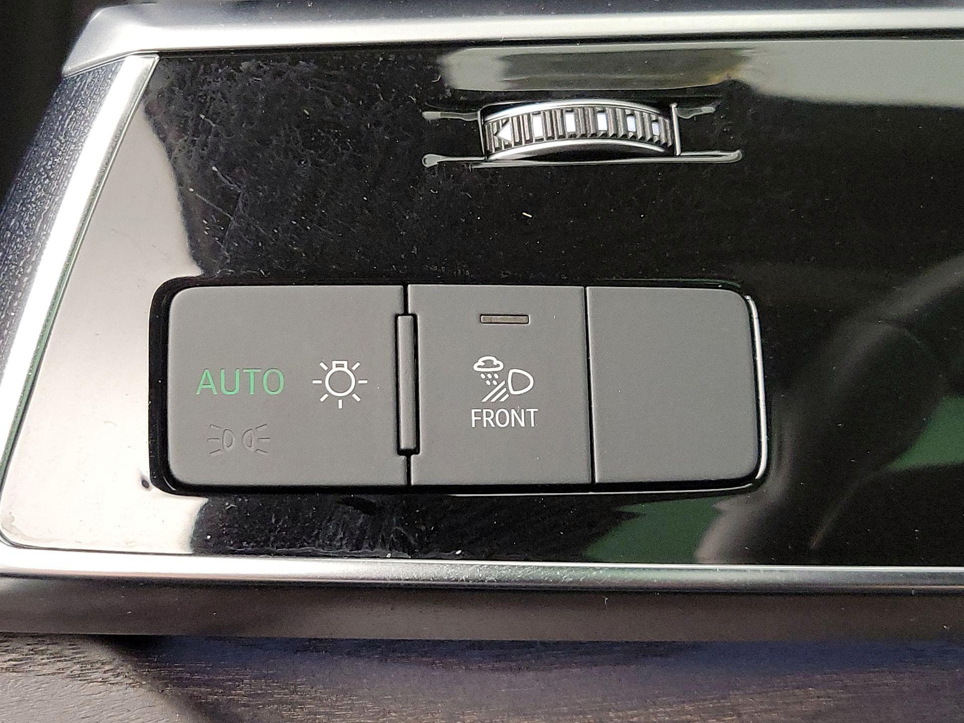 Thumbnail: 2021 Audi Q8 - 13