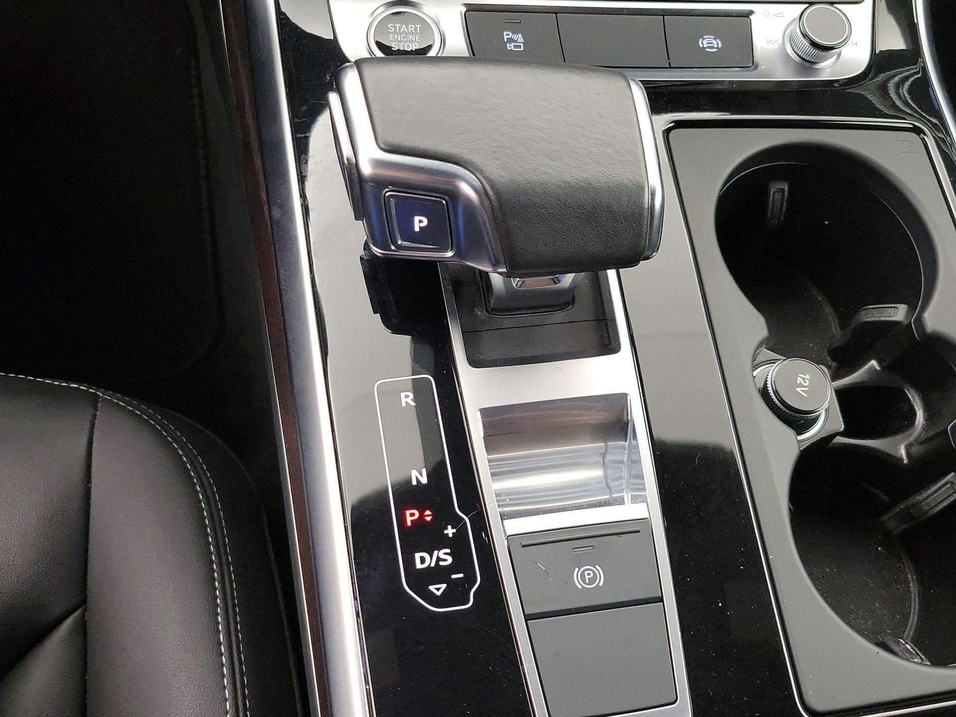 Thumbnail: 2021 Audi Q8 - 18