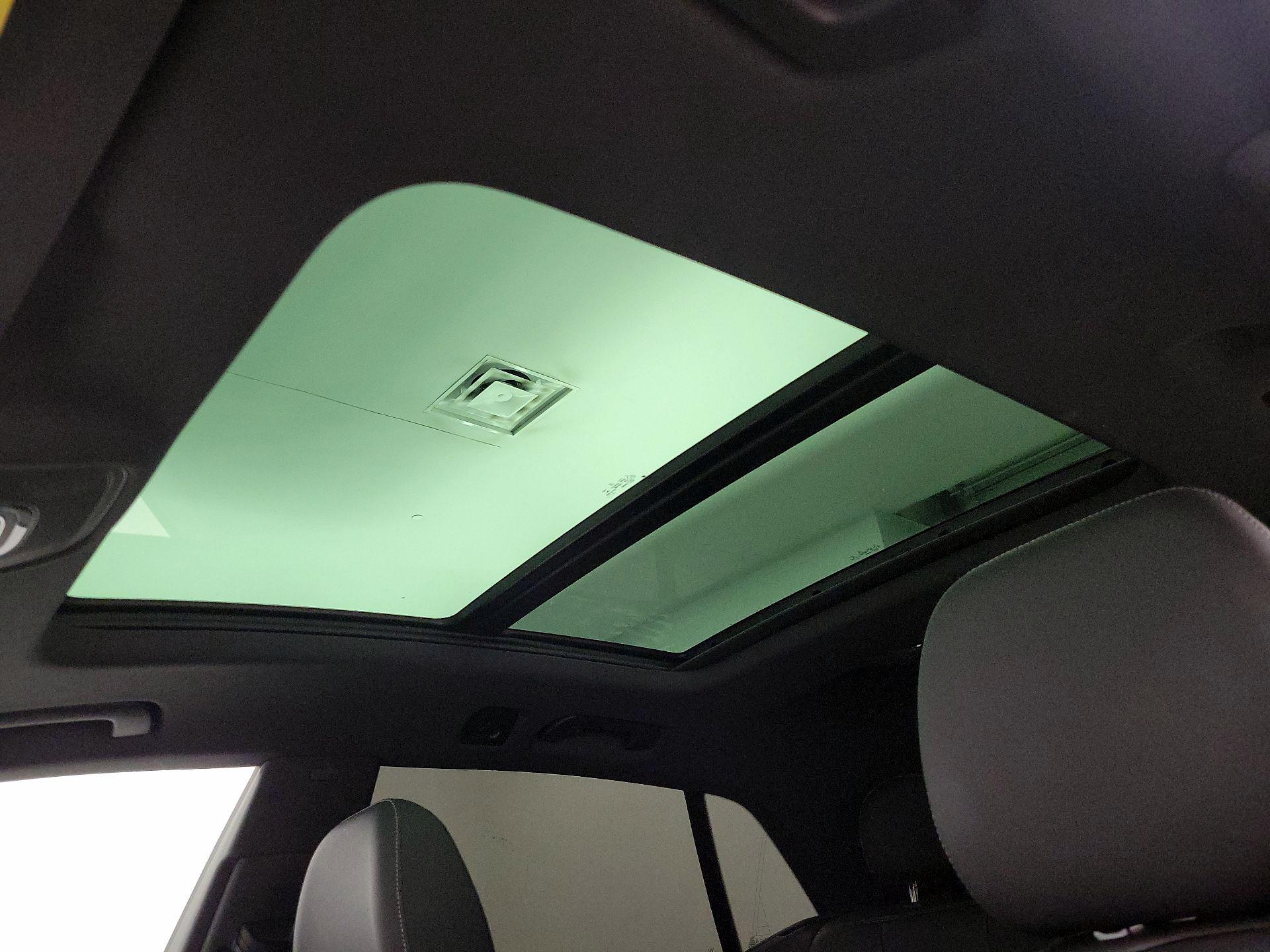 Thumbnail: 2021 Audi Q8 - 20