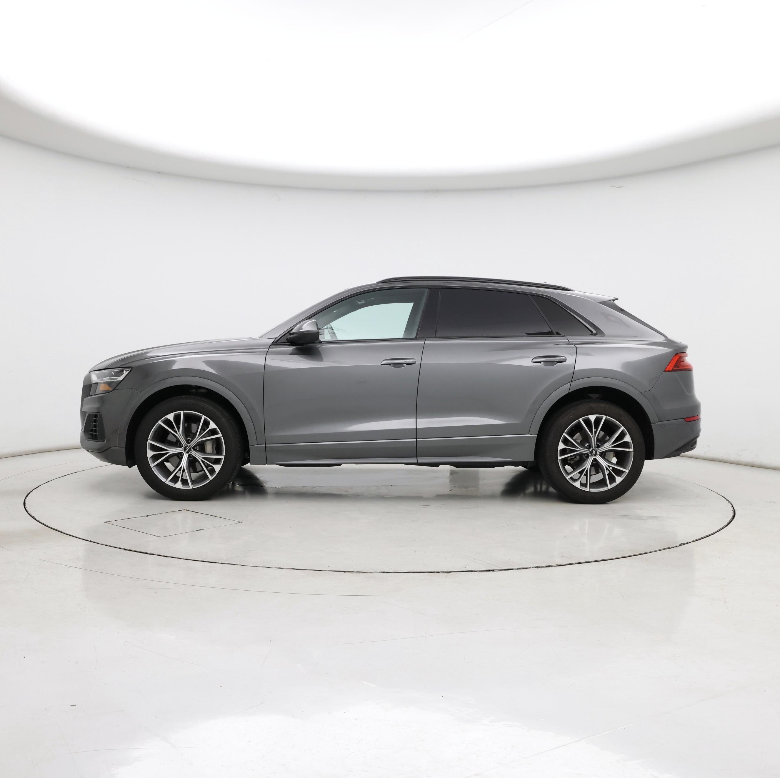 Thumbnail: 2021 Audi Q8 - 3