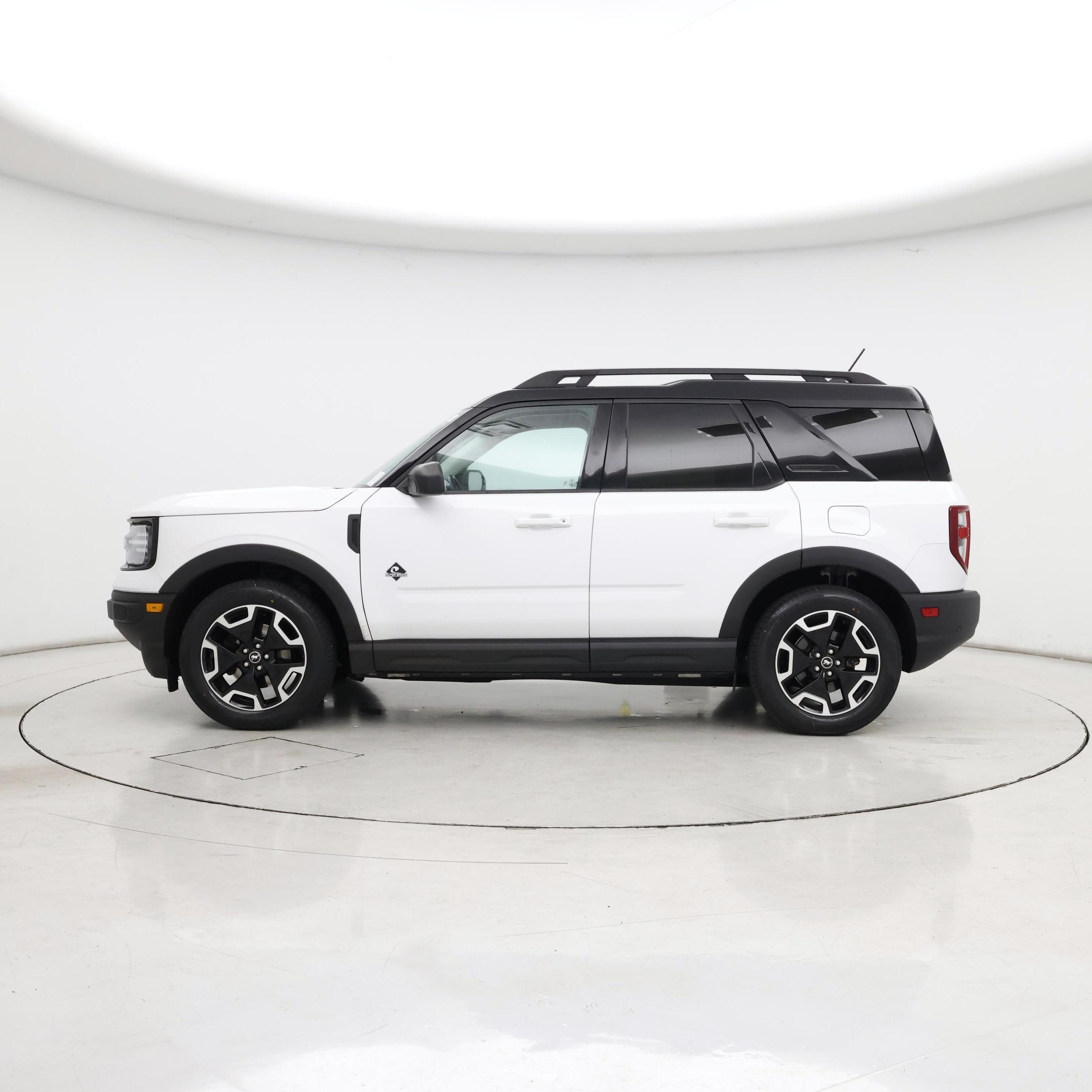 Thumbnail: 2022 Ford Bronco Sport - 3