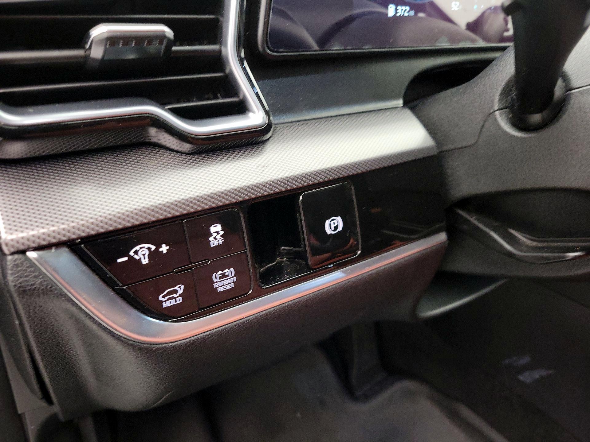 Thumbnail: 2023 Kia Sportage - 13