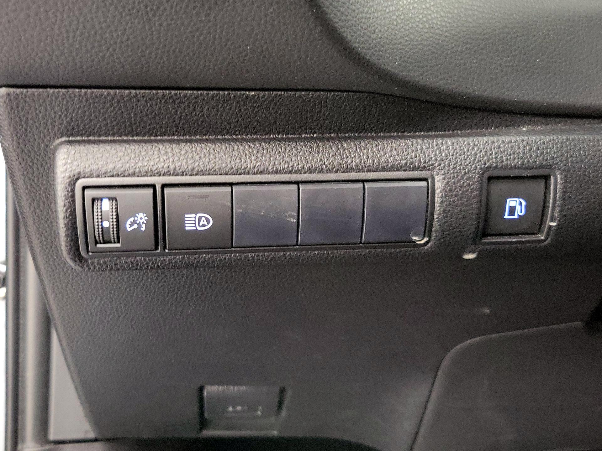 Thumbnail: 2020 Toyota Corolla - 13