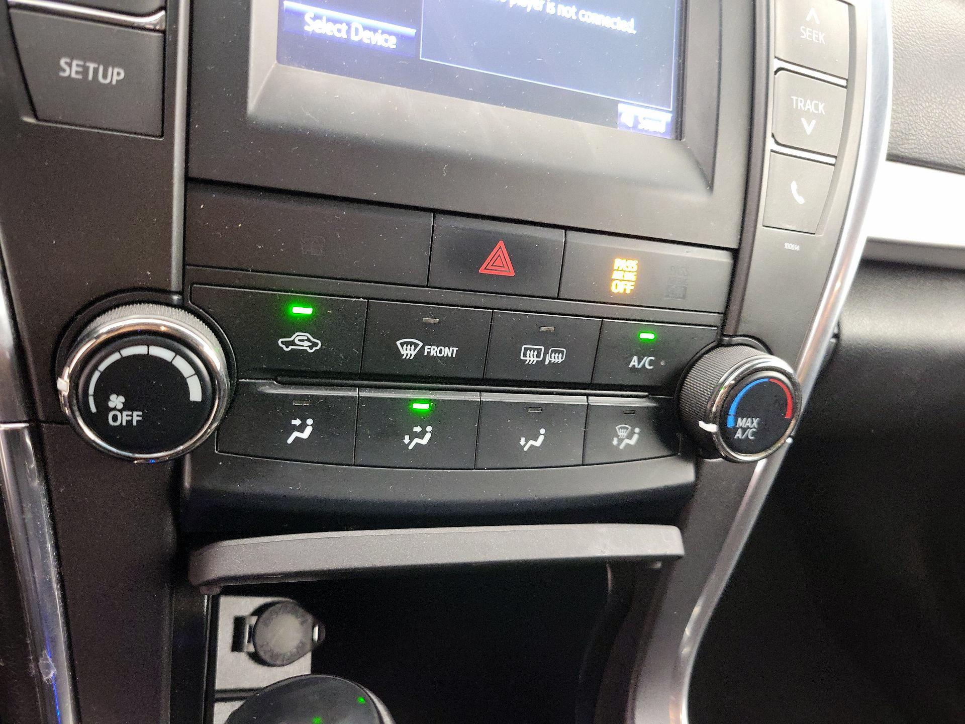 Thumbnail: 2016 Toyota Camry - 16