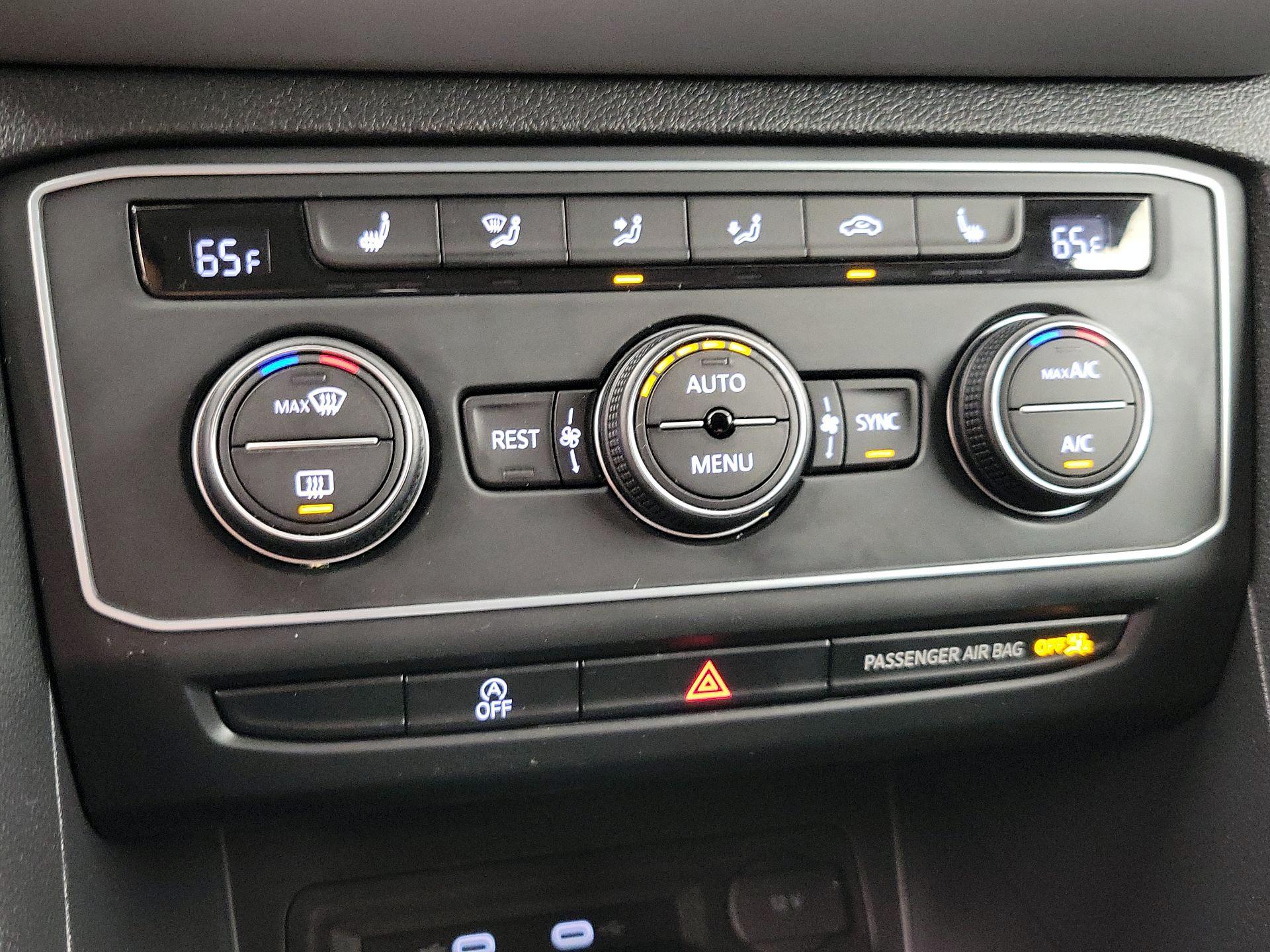 Thumbnail: 2021 Volkswagen Atlas - 16