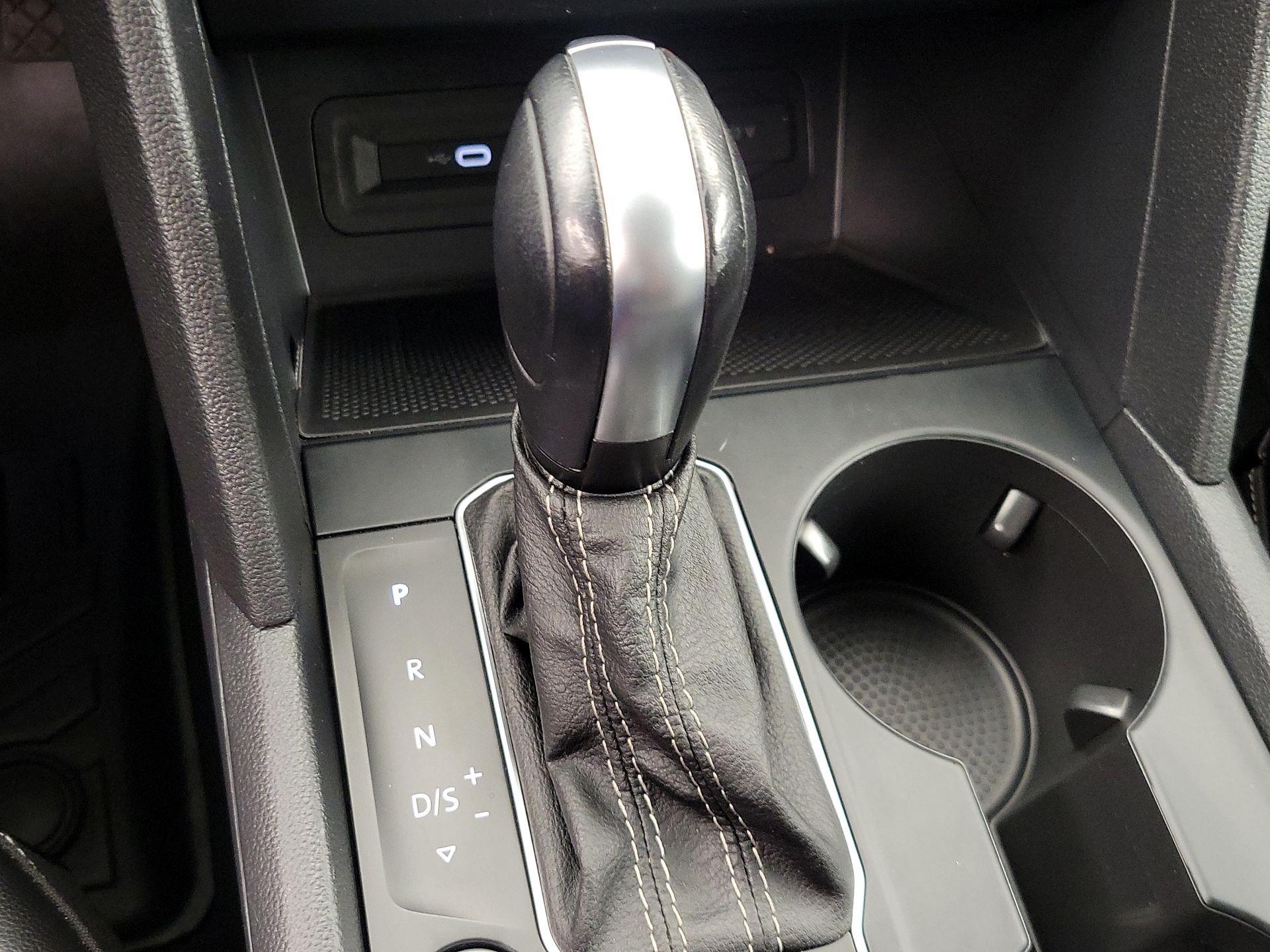 Thumbnail: 2021 Volkswagen Atlas - 17