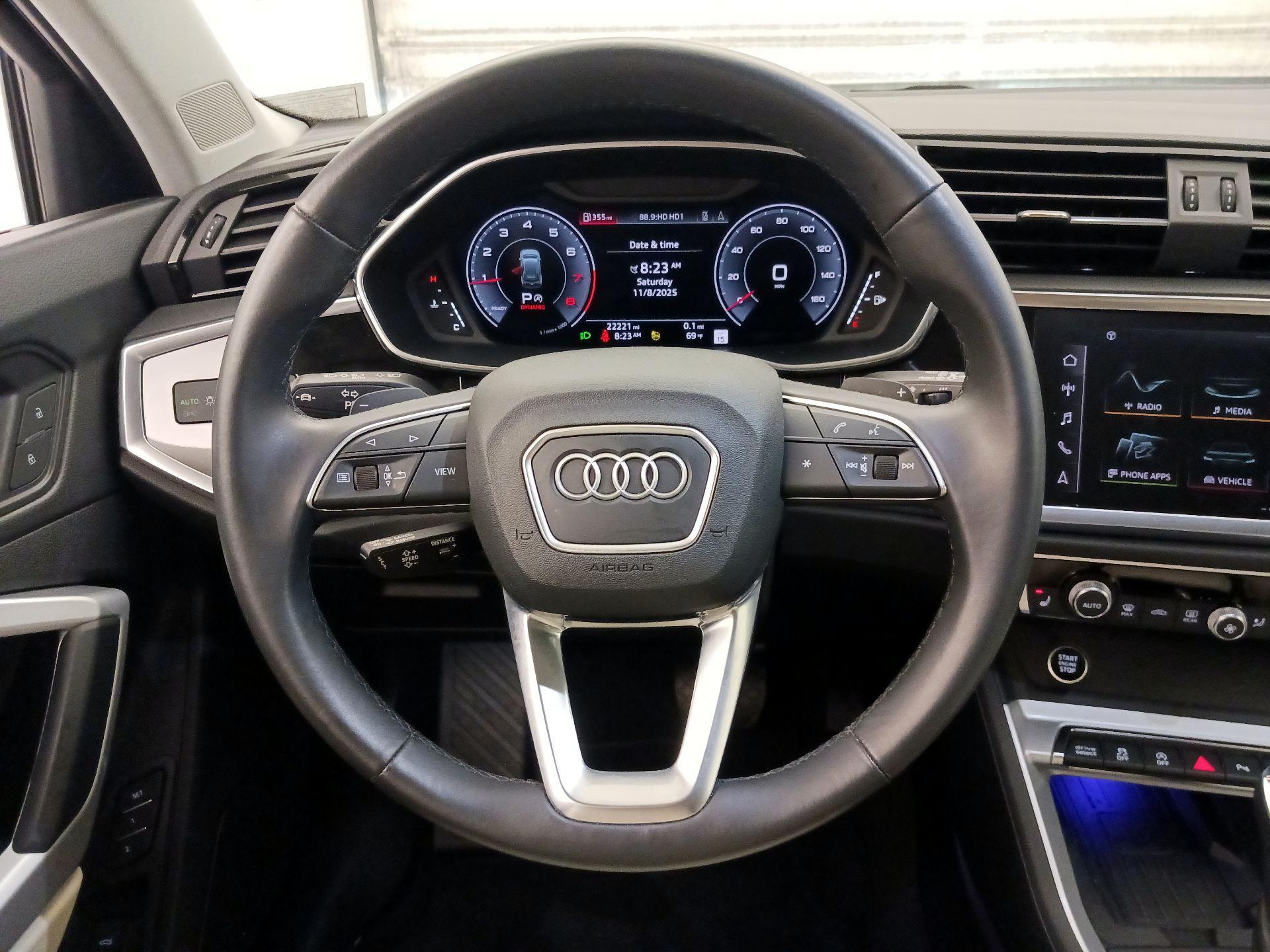 Thumbnail: 2022 Audi Q3 - 10