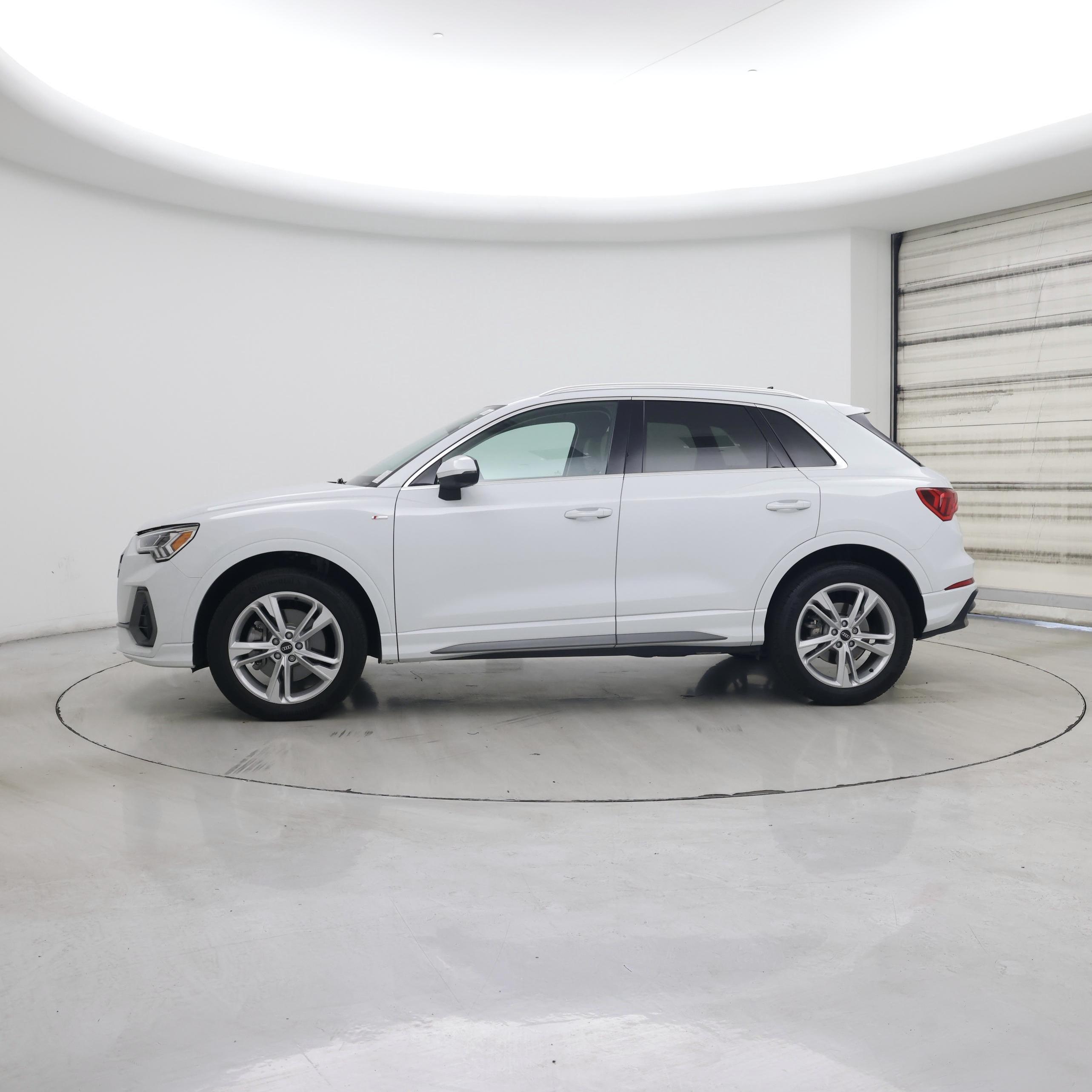 Thumbnail: 2022 Audi Q3 - 3