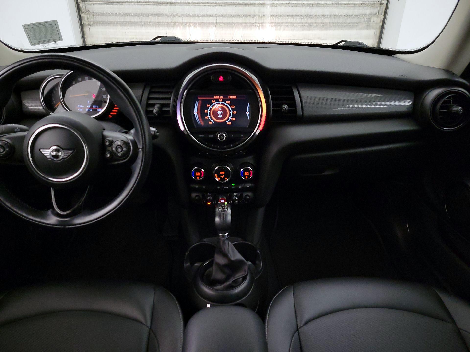 Thumbnail: 2017 MINI Cooper Hardtop - 9