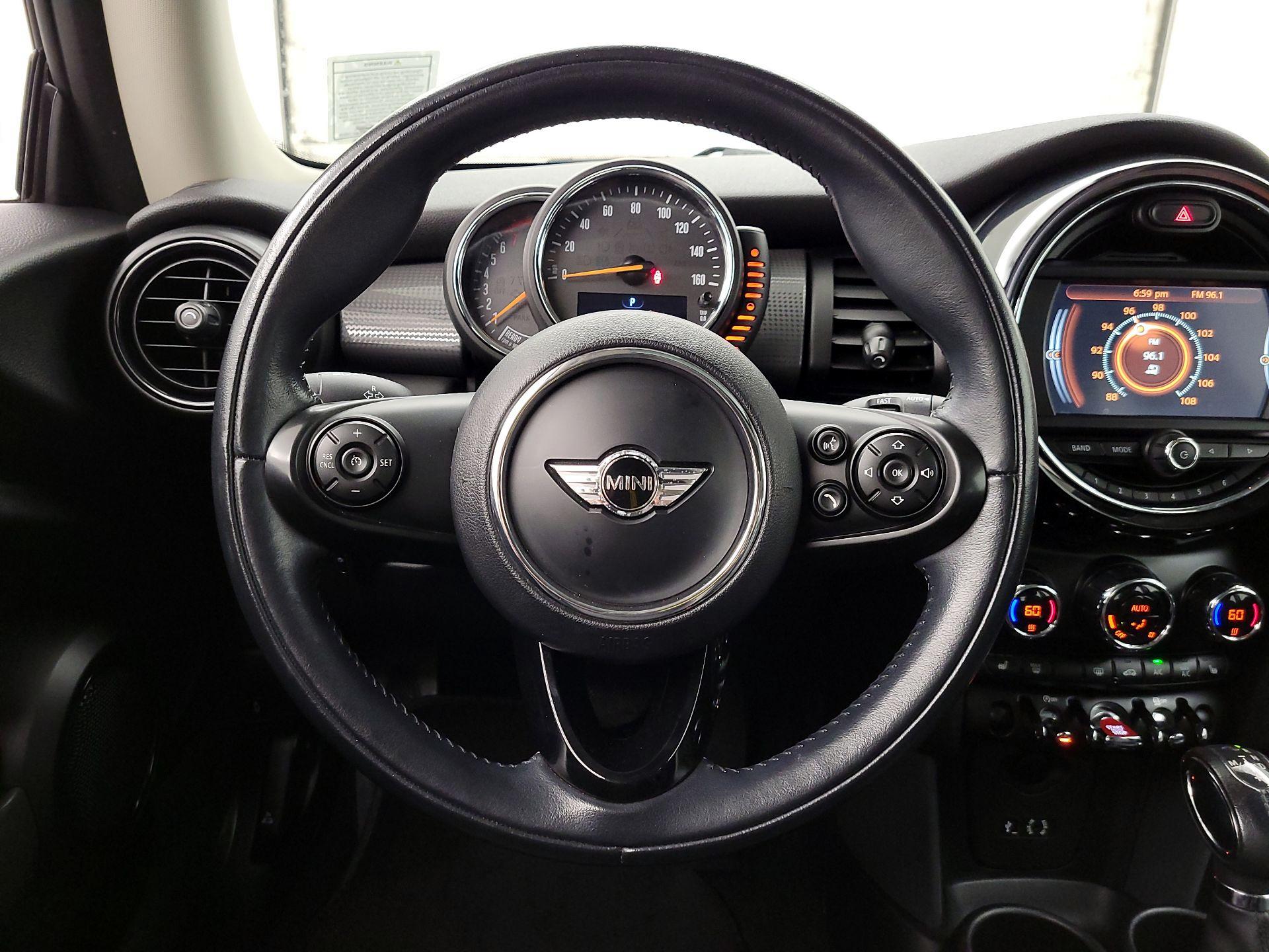 Thumbnail: 2017 MINI Cooper Hardtop - 10