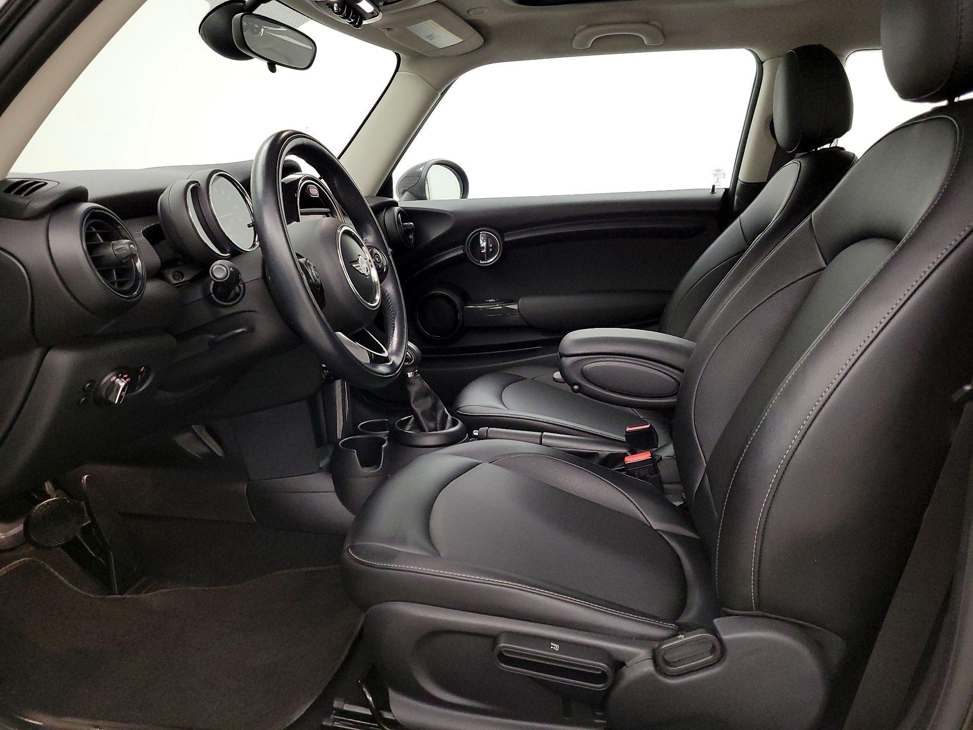 Thumbnail: 2017 MINI Cooper Hardtop - 11