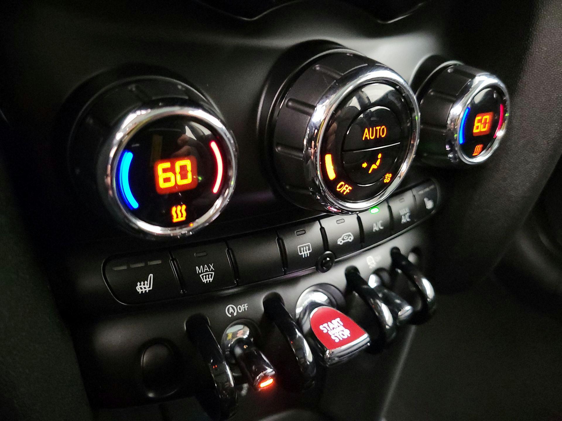 Thumbnail: 2017 MINI Cooper Hardtop - 15