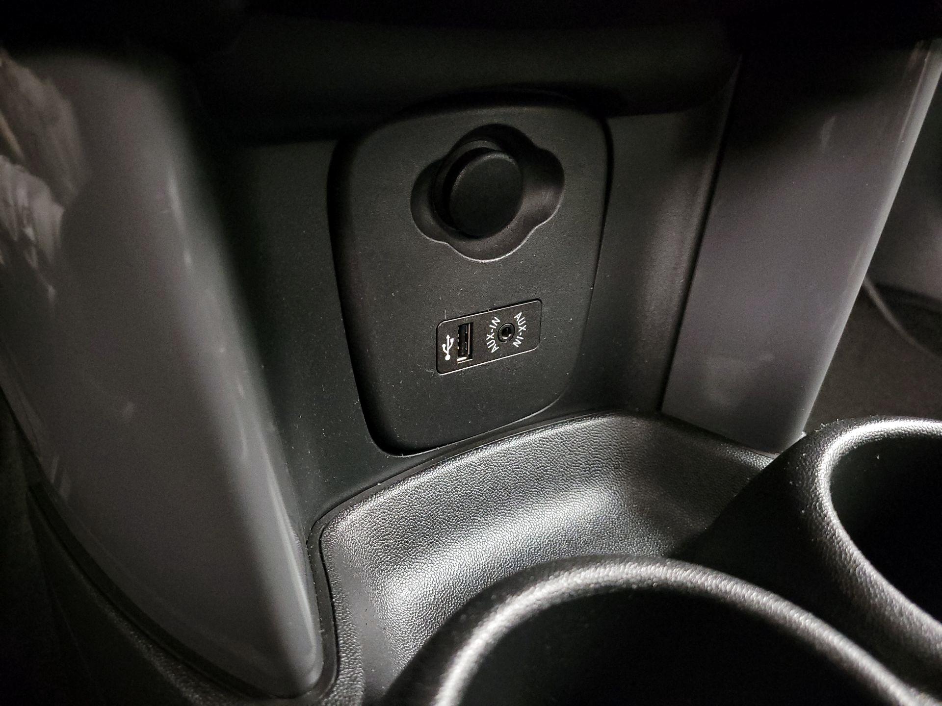 Thumbnail: 2017 MINI Cooper Hardtop - 17