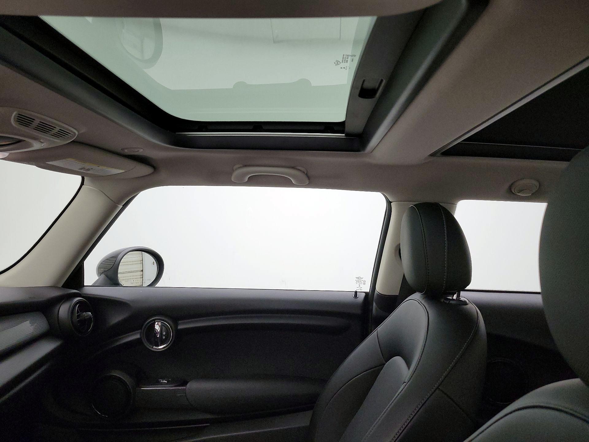 Thumbnail: 2017 MINI Cooper Hardtop - 18