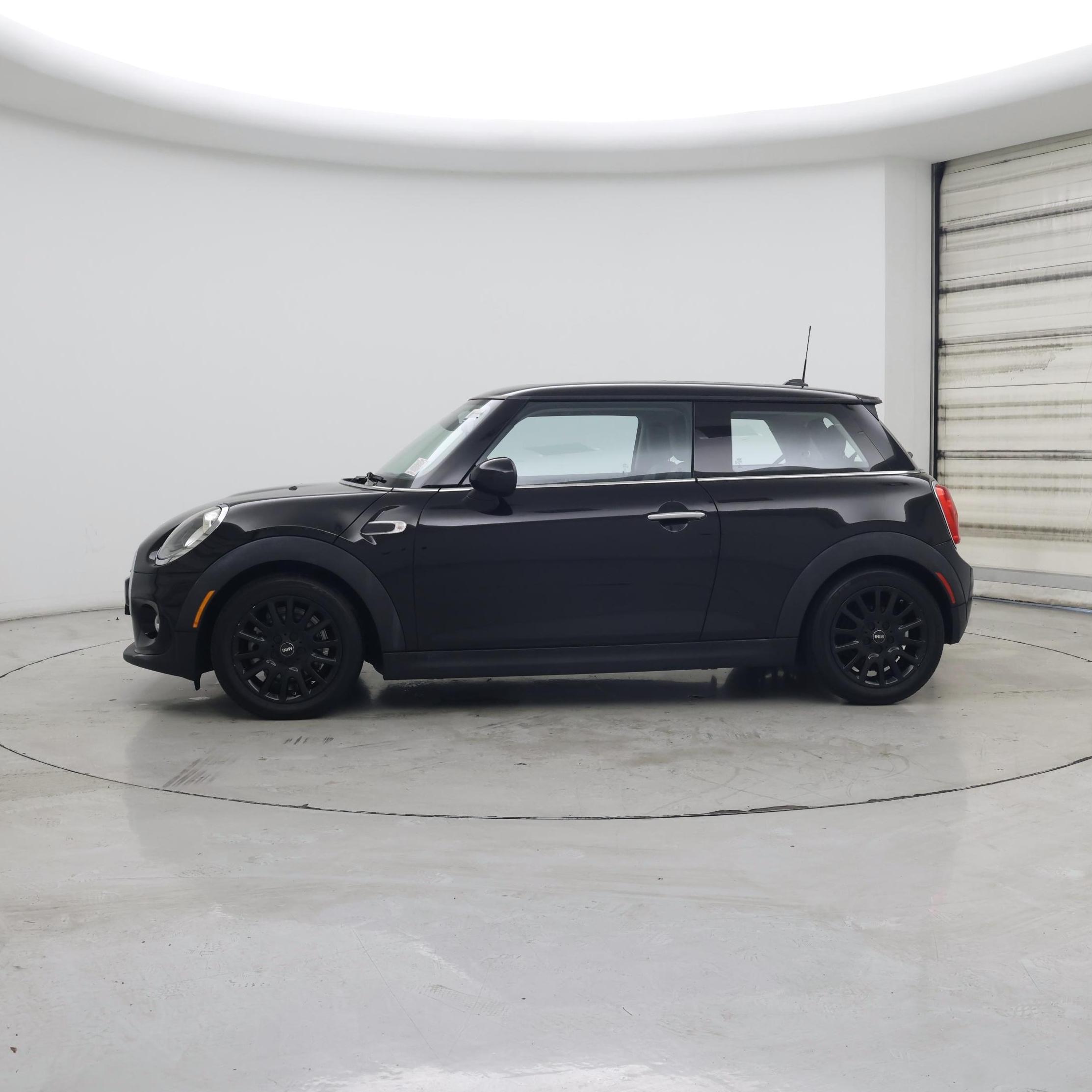 Thumbnail: 2017 MINI Cooper Hardtop - 3