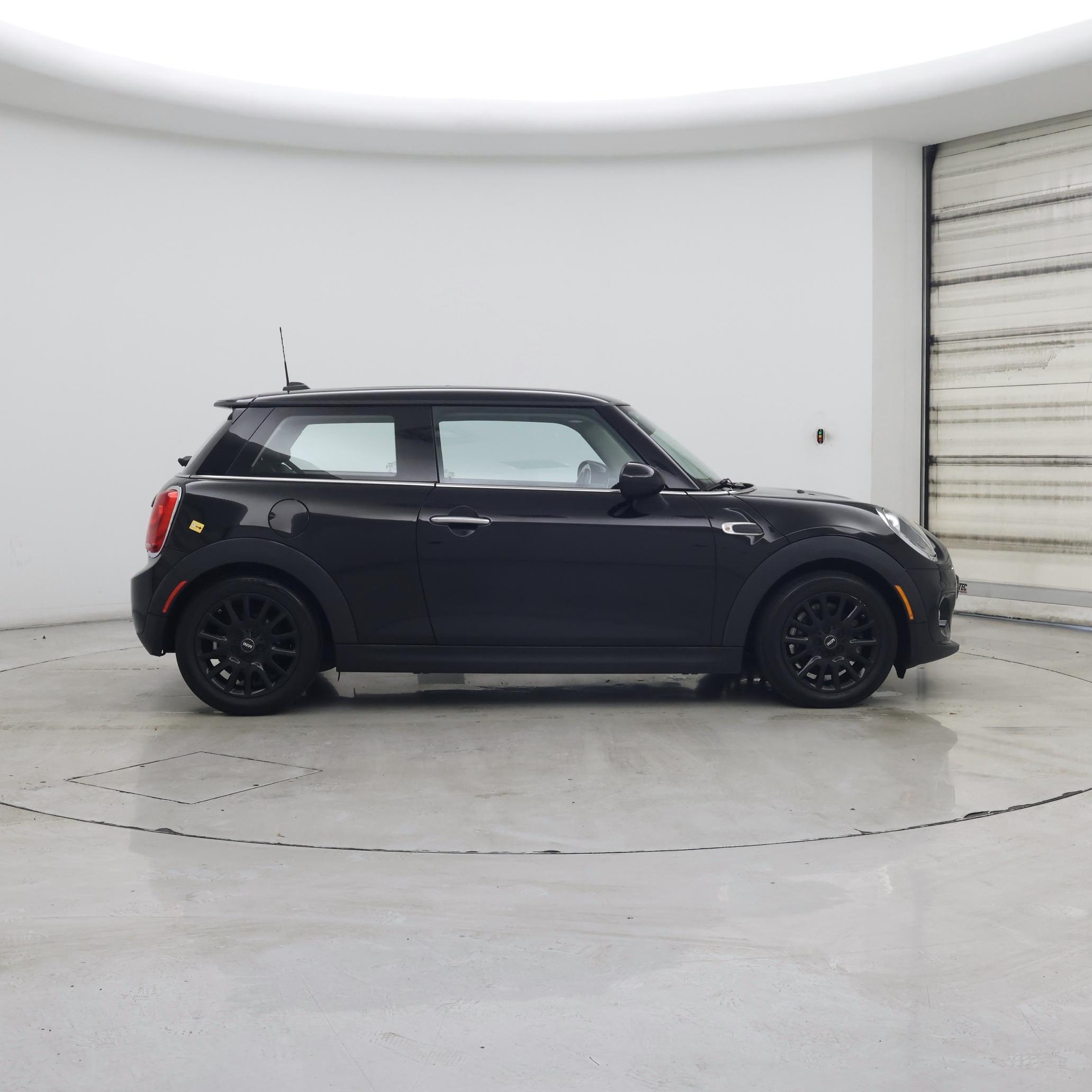 Thumbnail: 2017 MINI Cooper Hardtop - 7