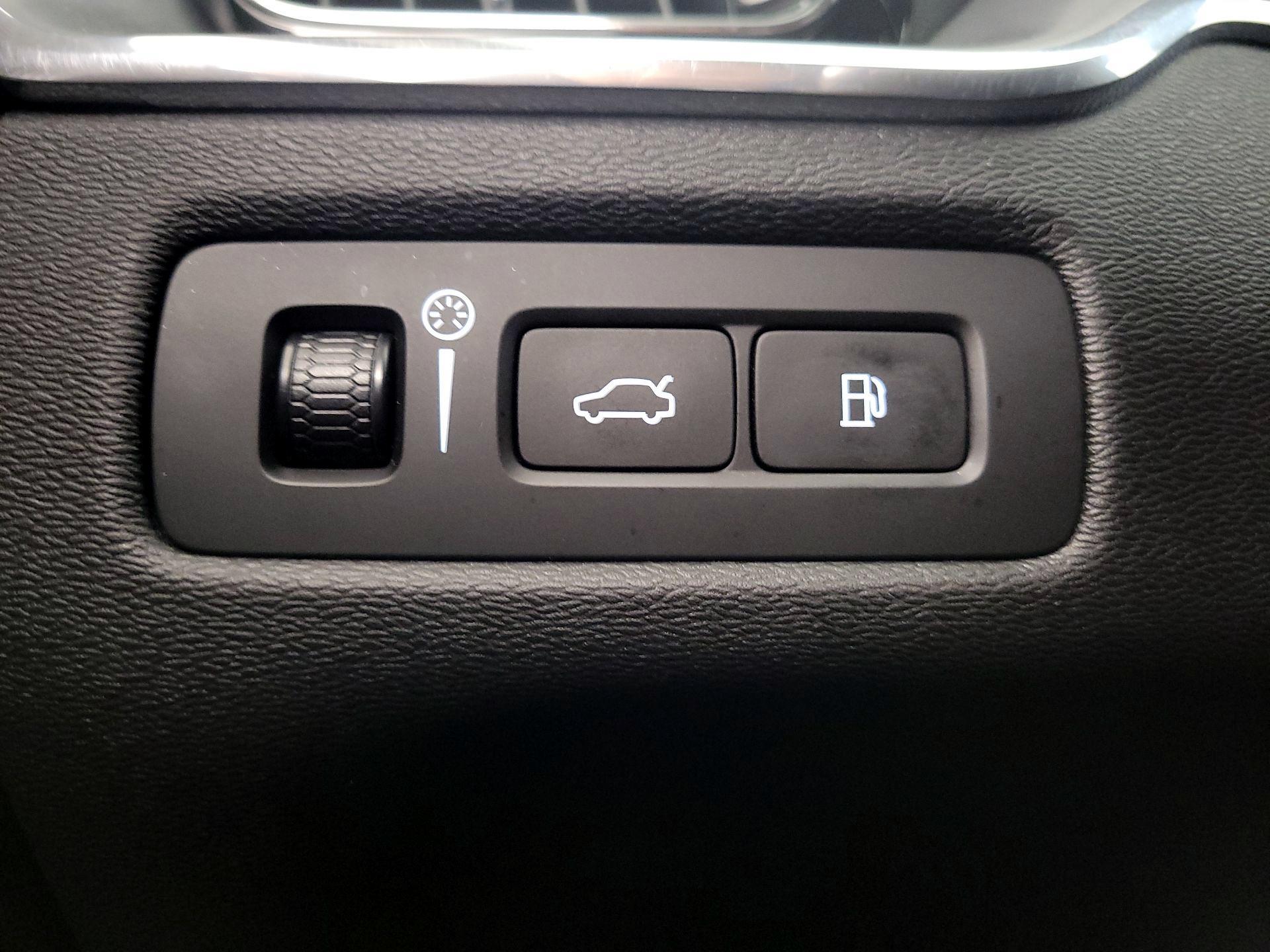 Thumbnail: 2019 Volvo XC60 - 13