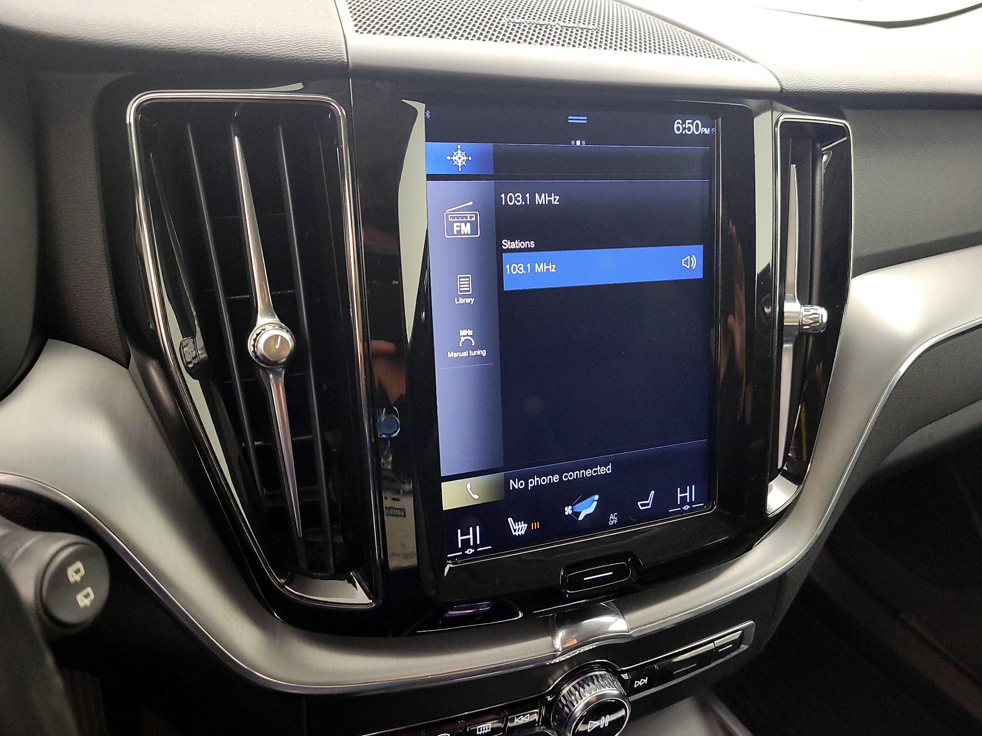 Thumbnail: 2019 Volvo XC60 - 16