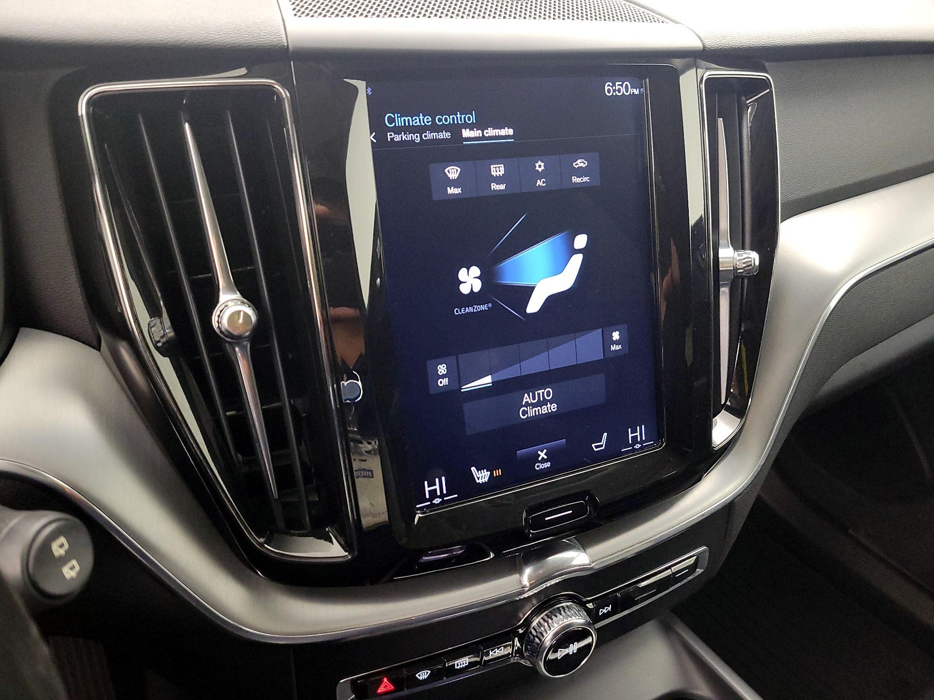 Thumbnail: 2019 Volvo XC60 - 17