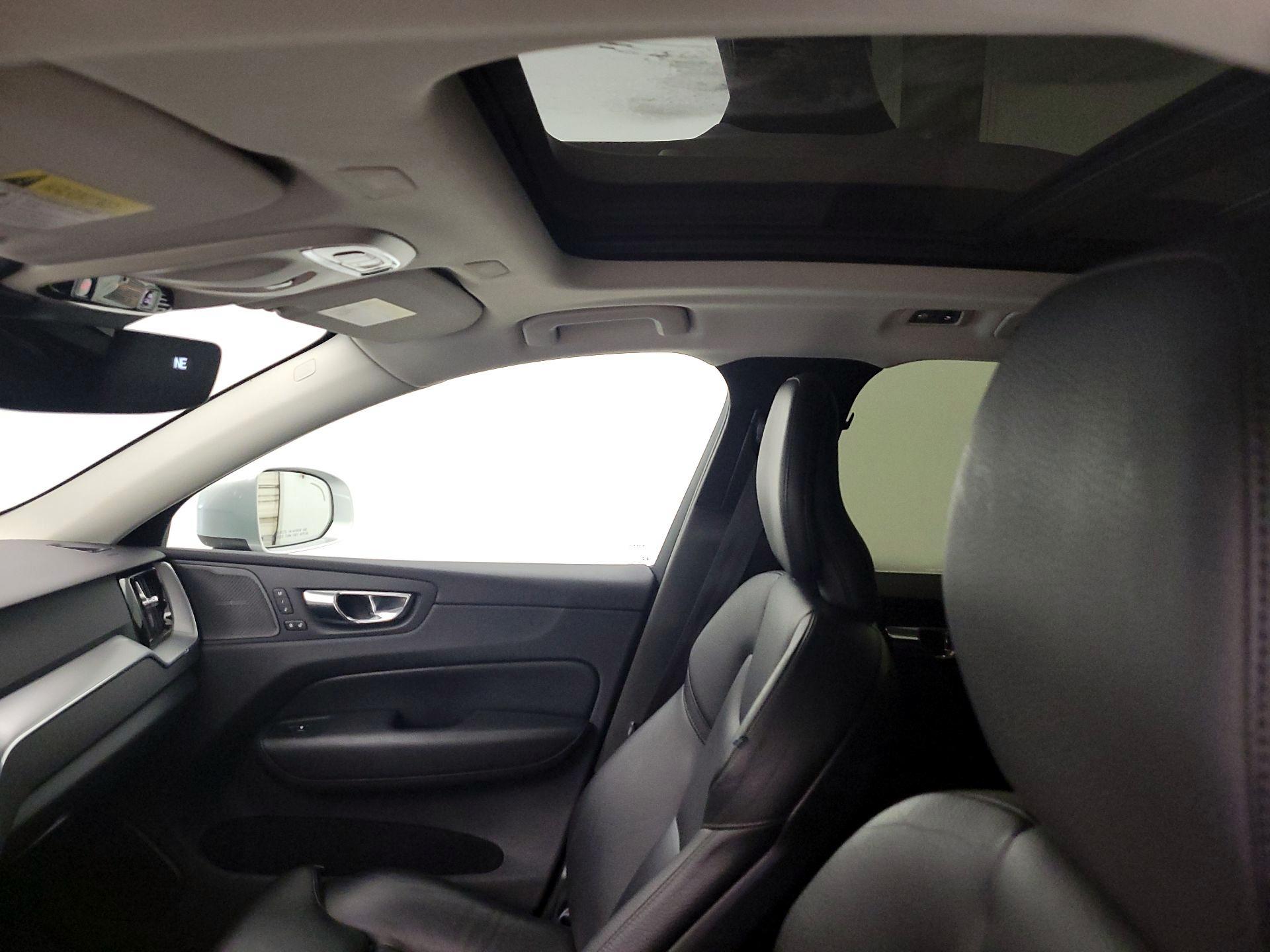 Thumbnail: 2019 Volvo XC60 - 20