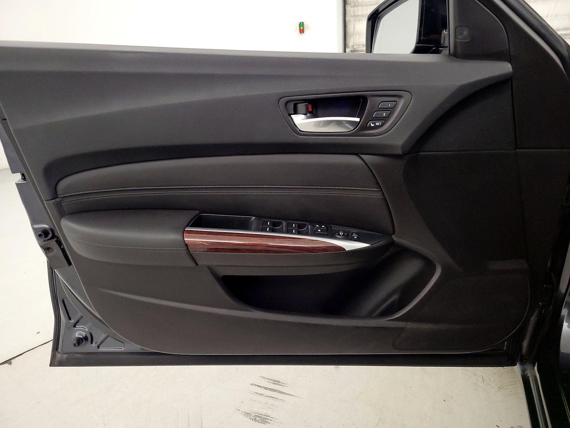 Thumbnail: 2016 Acura TLX - 12