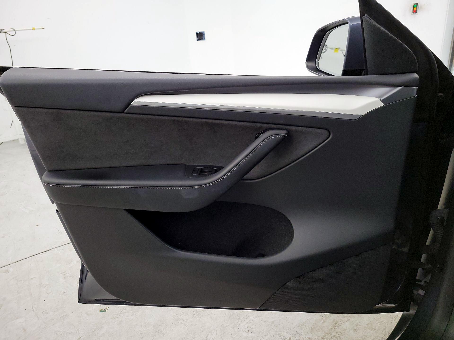 Thumbnail: 2022 Tesla Model Y - 12