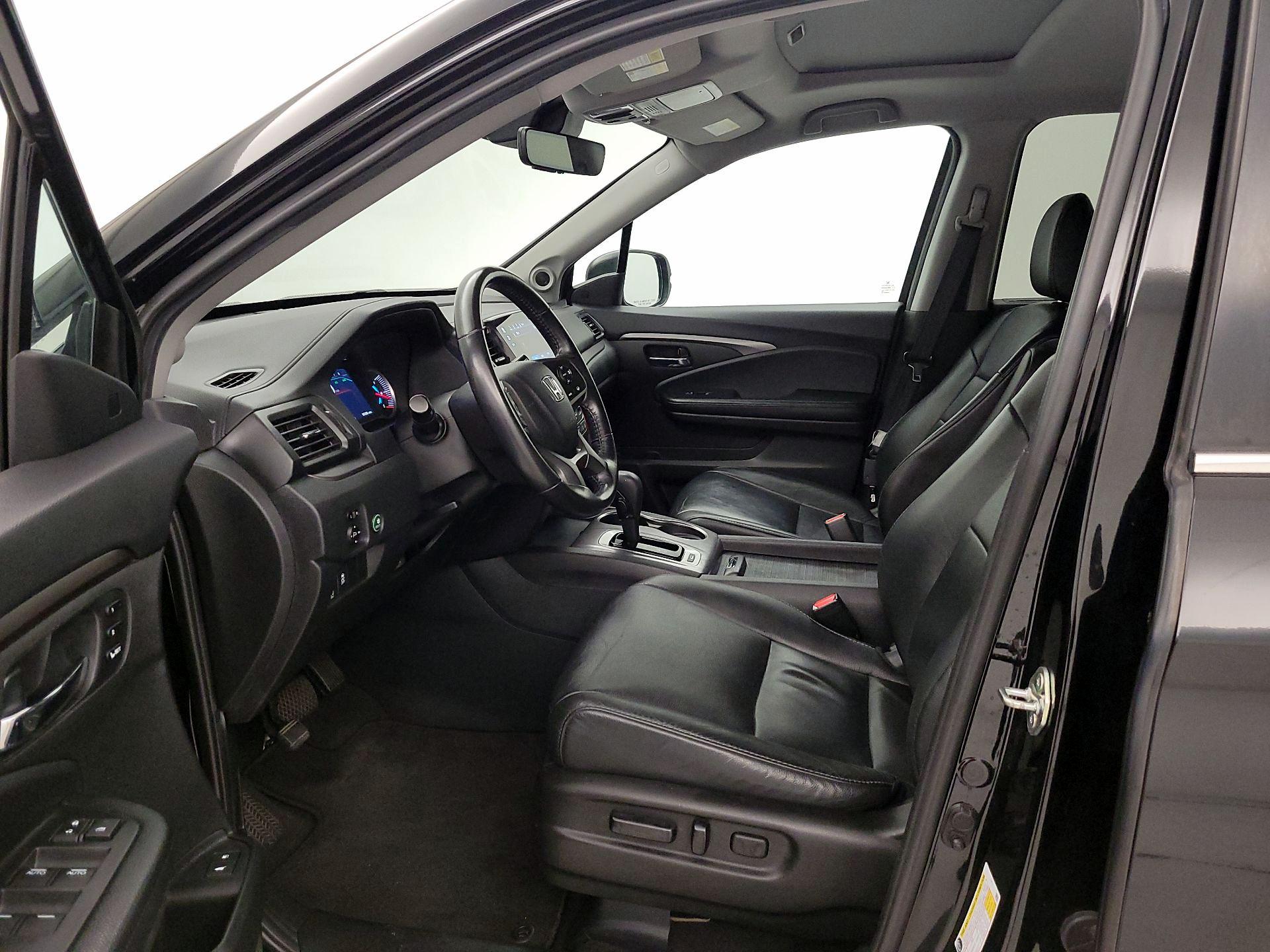 Thumbnail: 2019 Honda Pilot - 11