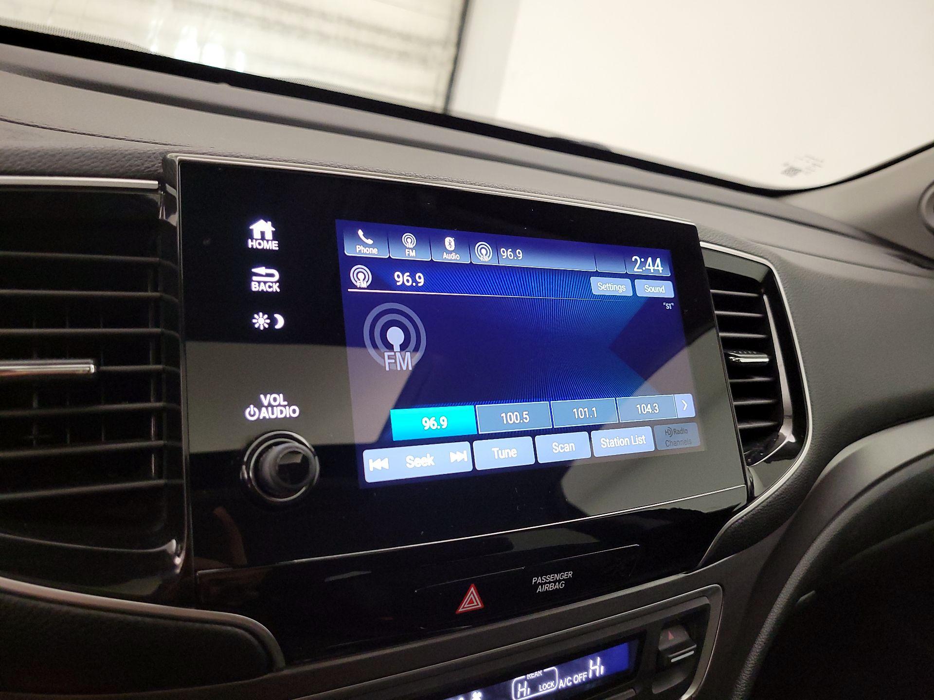 Thumbnail: 2019 Honda Pilot - 15