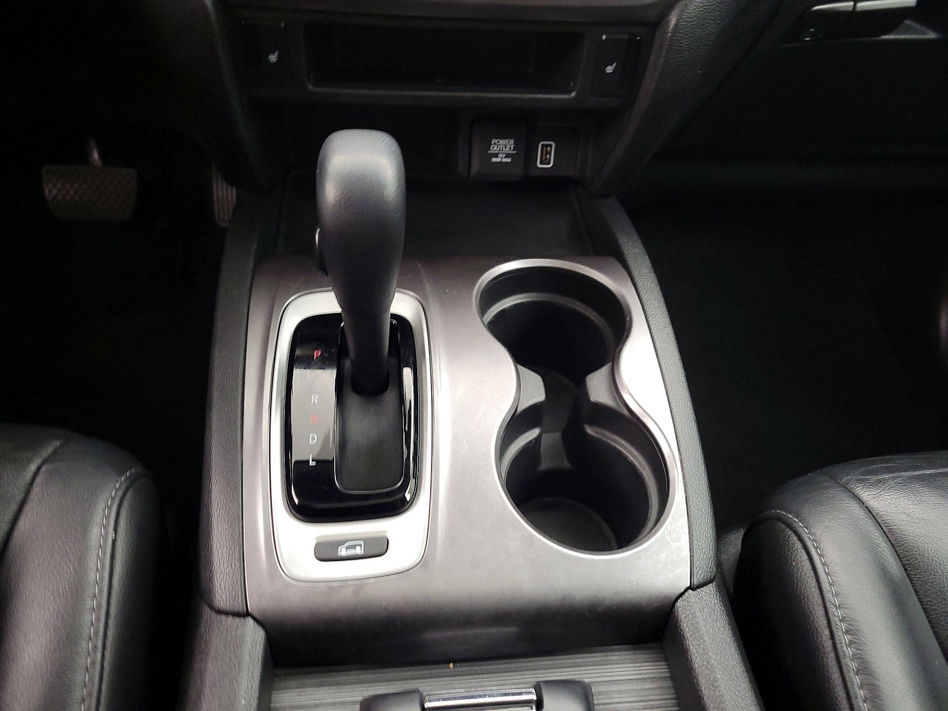 Thumbnail: 2019 Honda Pilot - 17