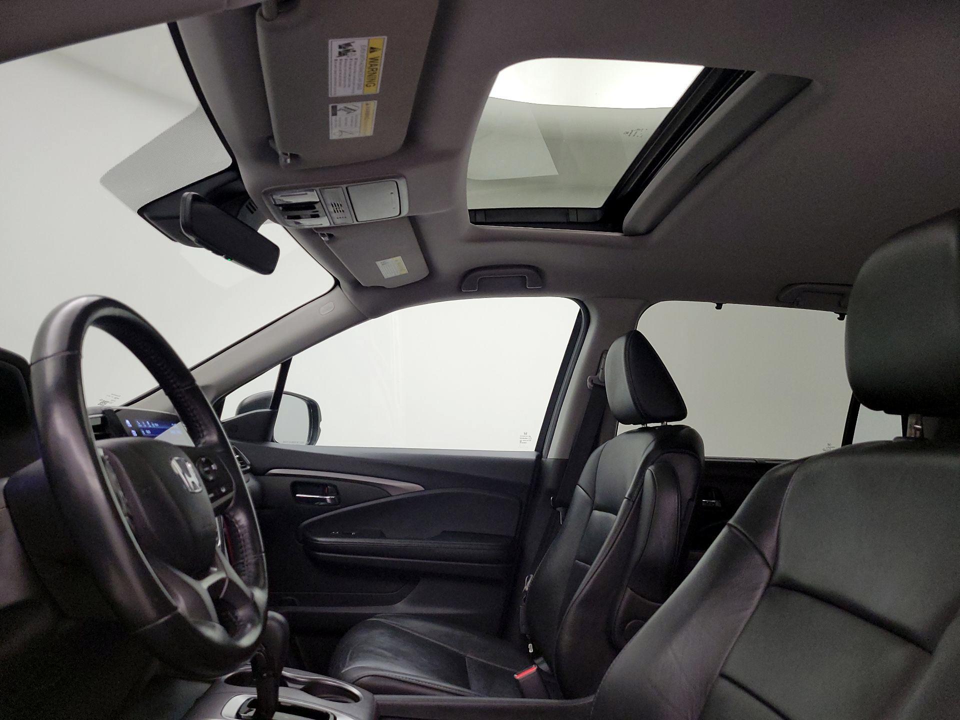 Thumbnail: 2019 Honda Pilot - 19