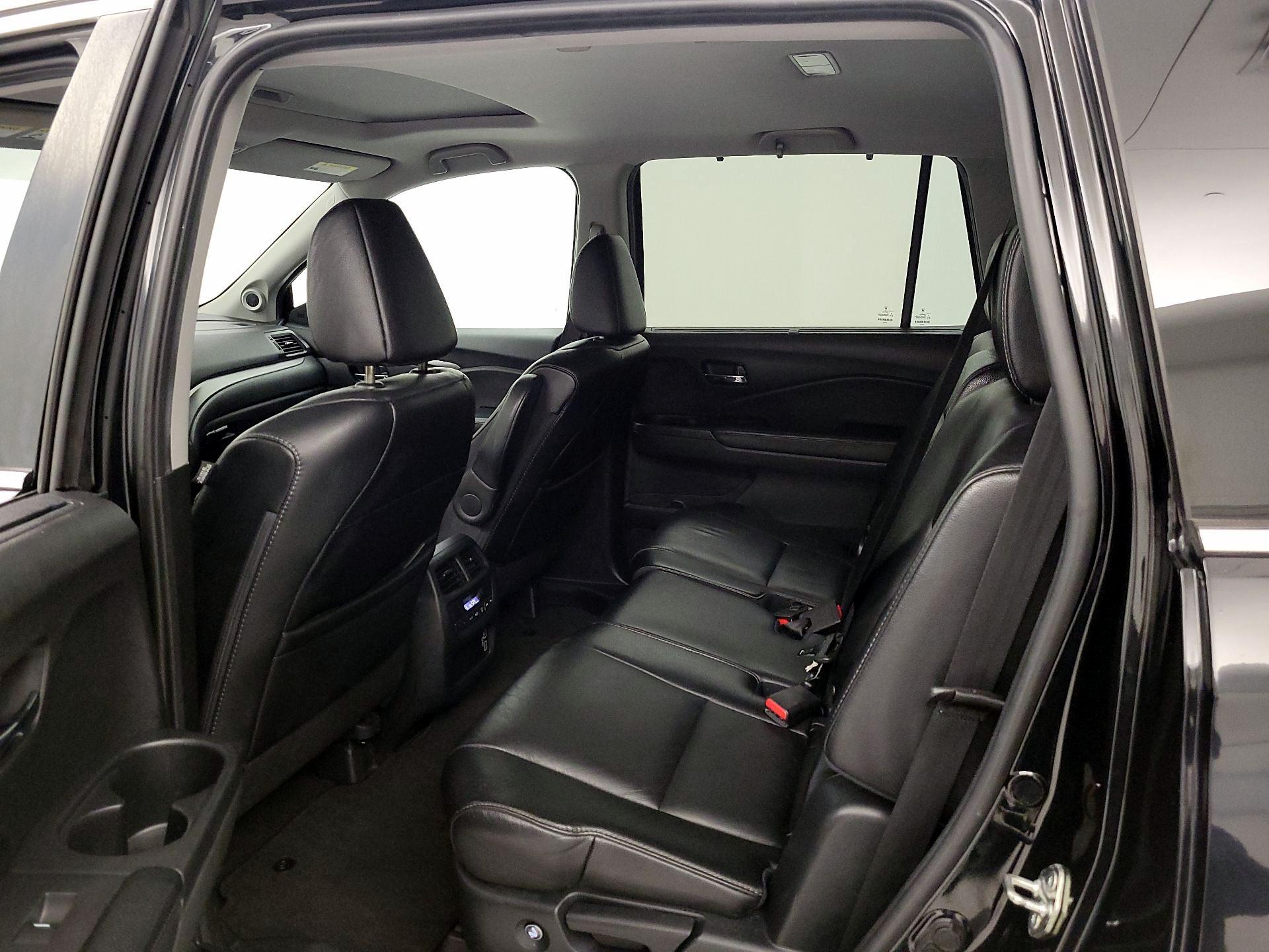 Thumbnail: 2019 Honda Pilot - 20