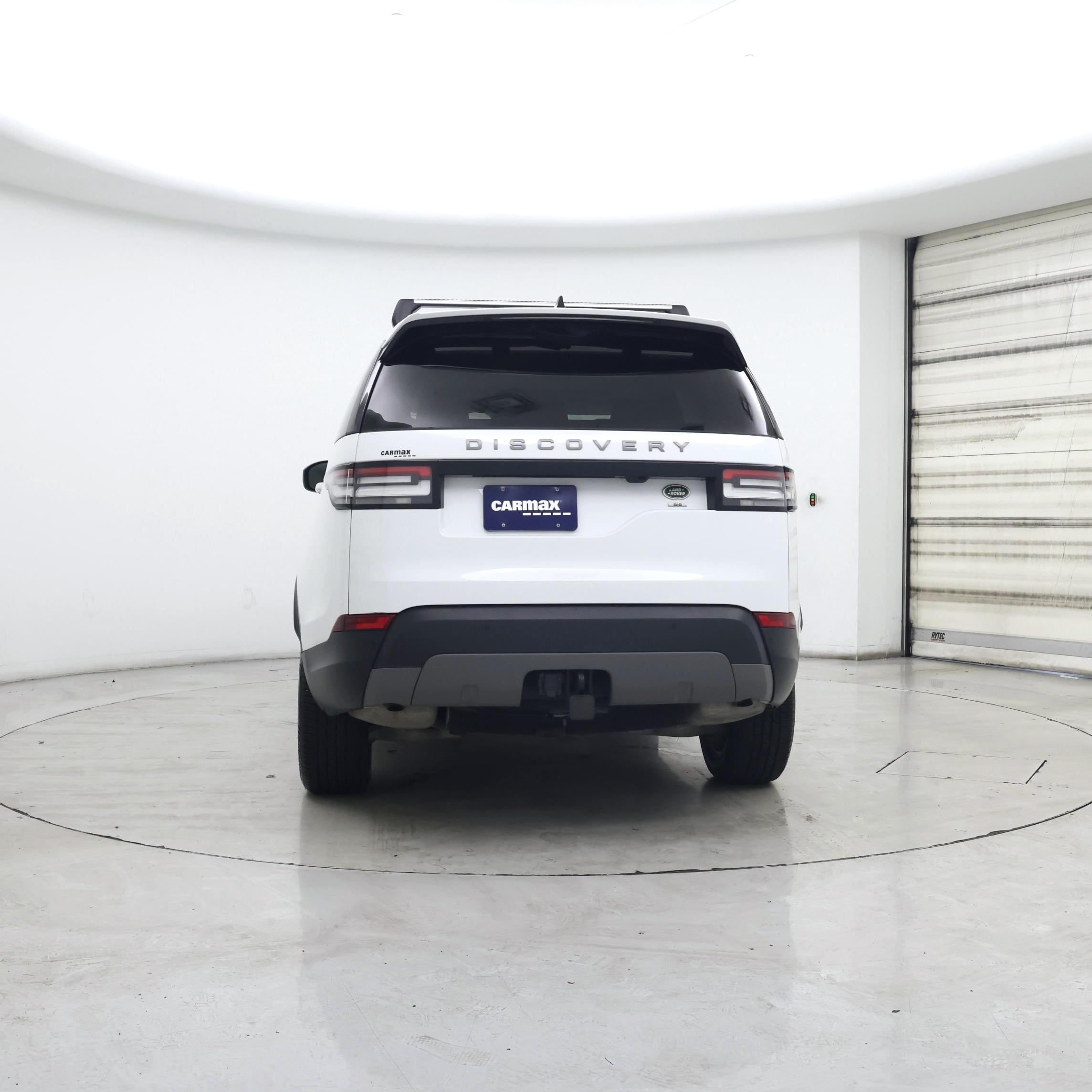 Thumbnail: 2017 Land Rover Discovery - 6