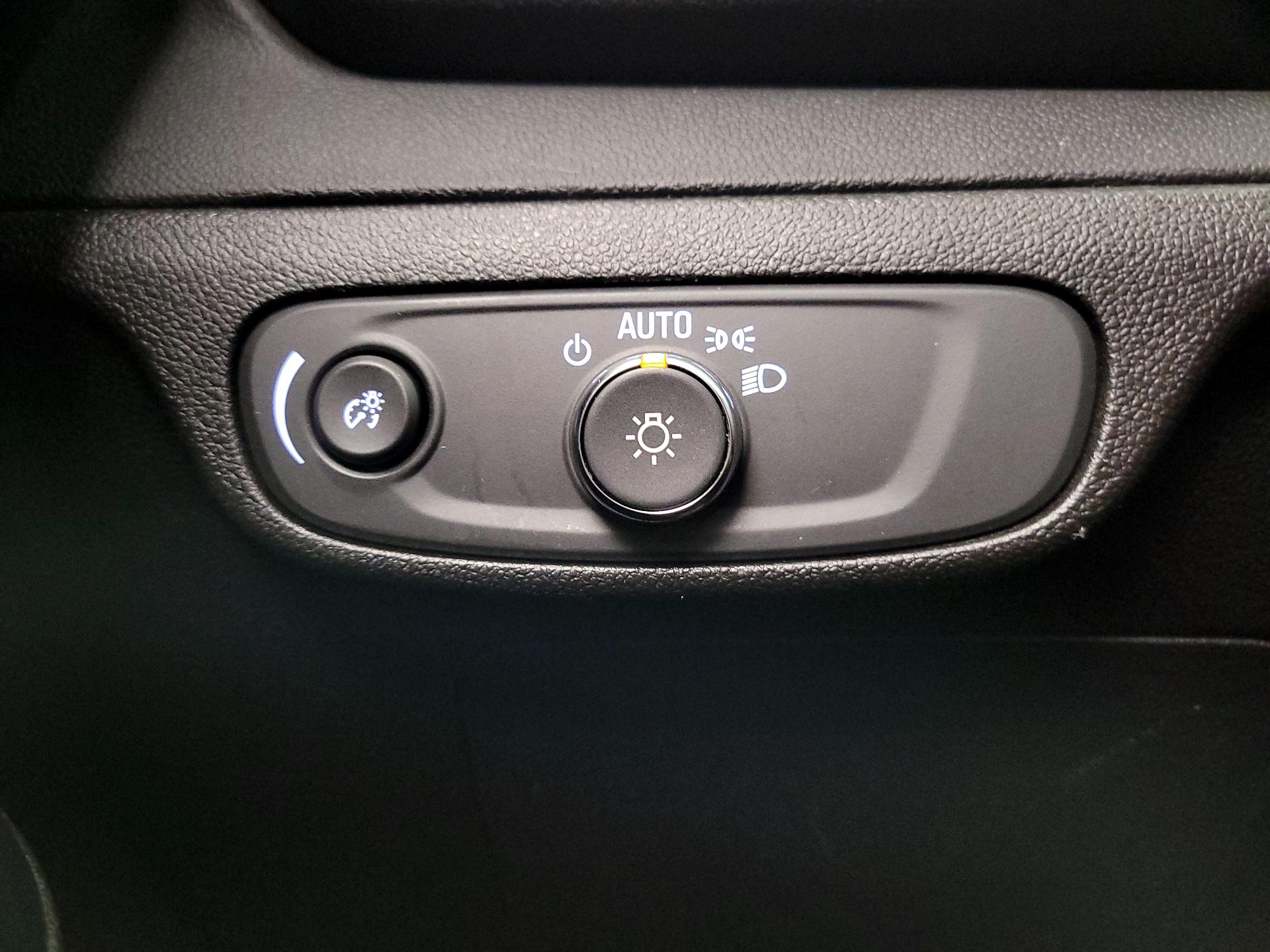 Thumbnail: 2023 Chevrolet Bolt EUV - 13