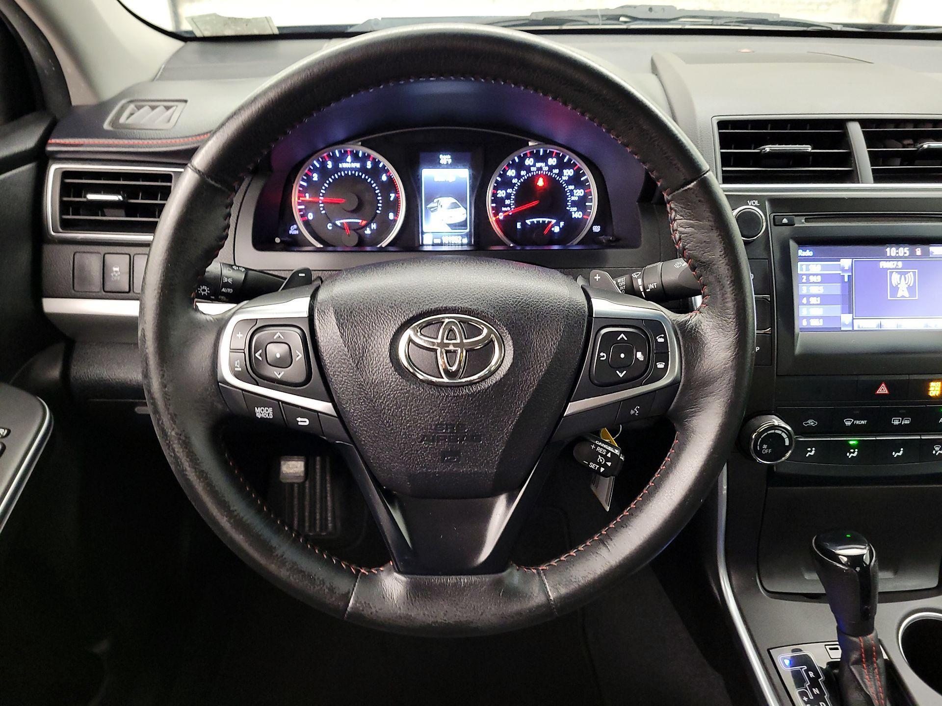 Thumbnail: 2015 Toyota Camry - 10