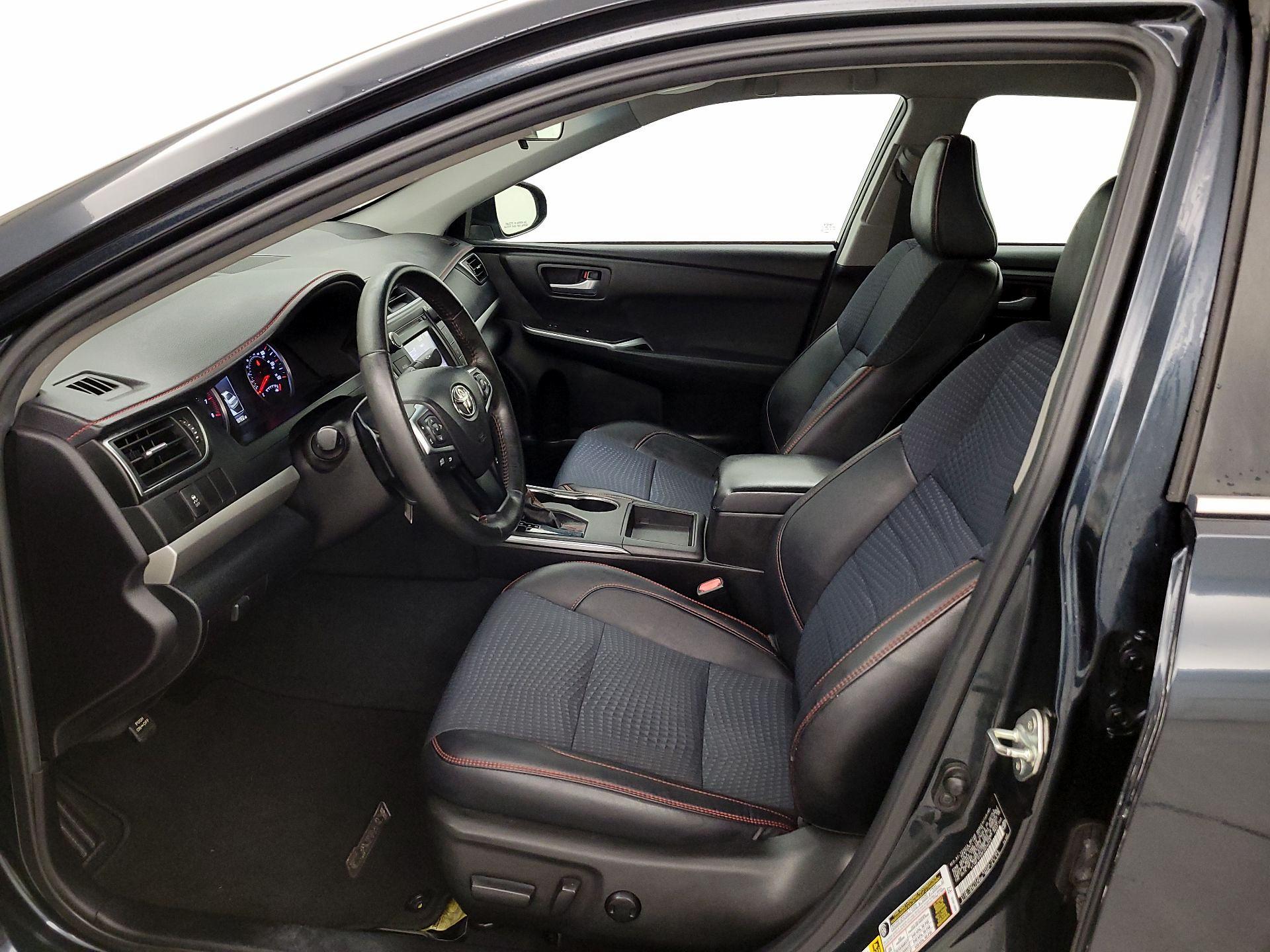 Thumbnail: 2015 Toyota Camry - 11