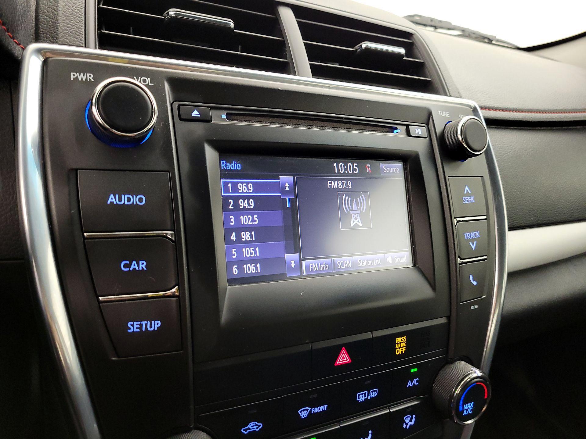 Thumbnail: 2015 Toyota Camry - 14