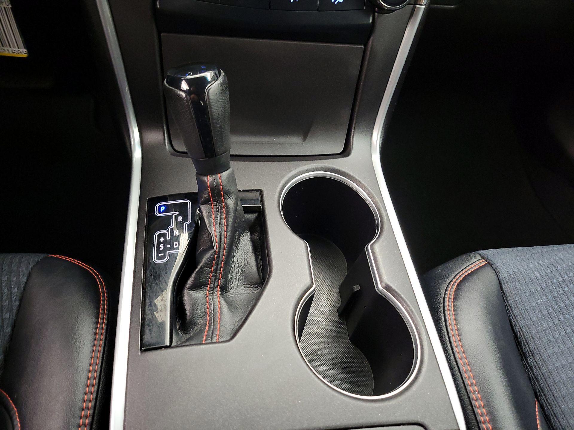 Thumbnail: 2015 Toyota Camry - 16