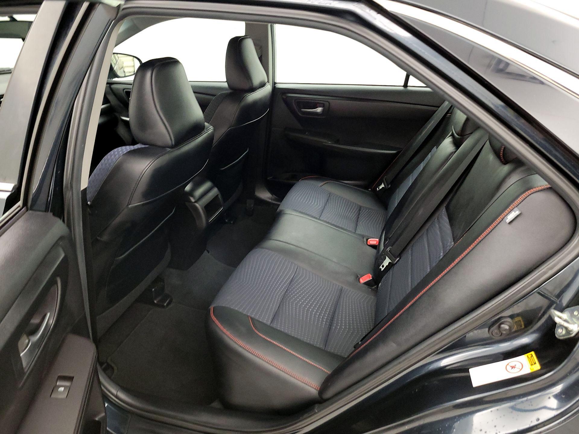 Thumbnail: 2015 Toyota Camry - 18