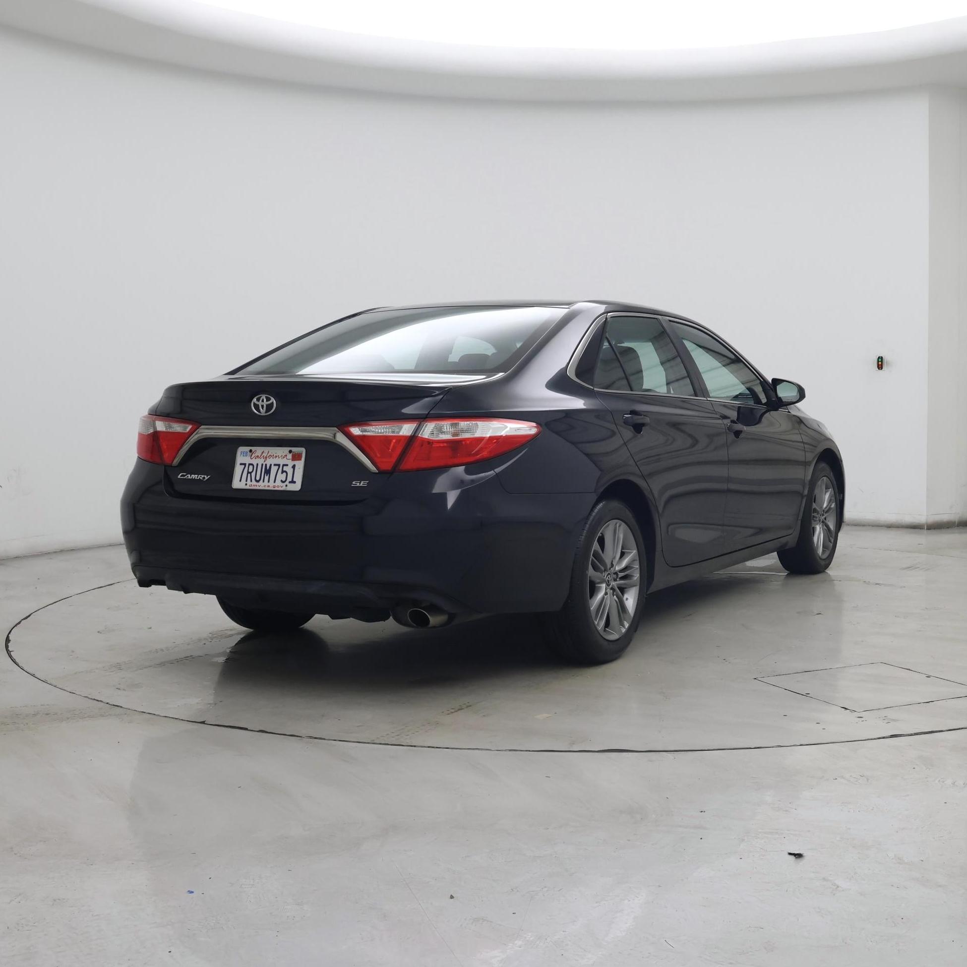 Thumbnail: 2015 Toyota Camry - 8
