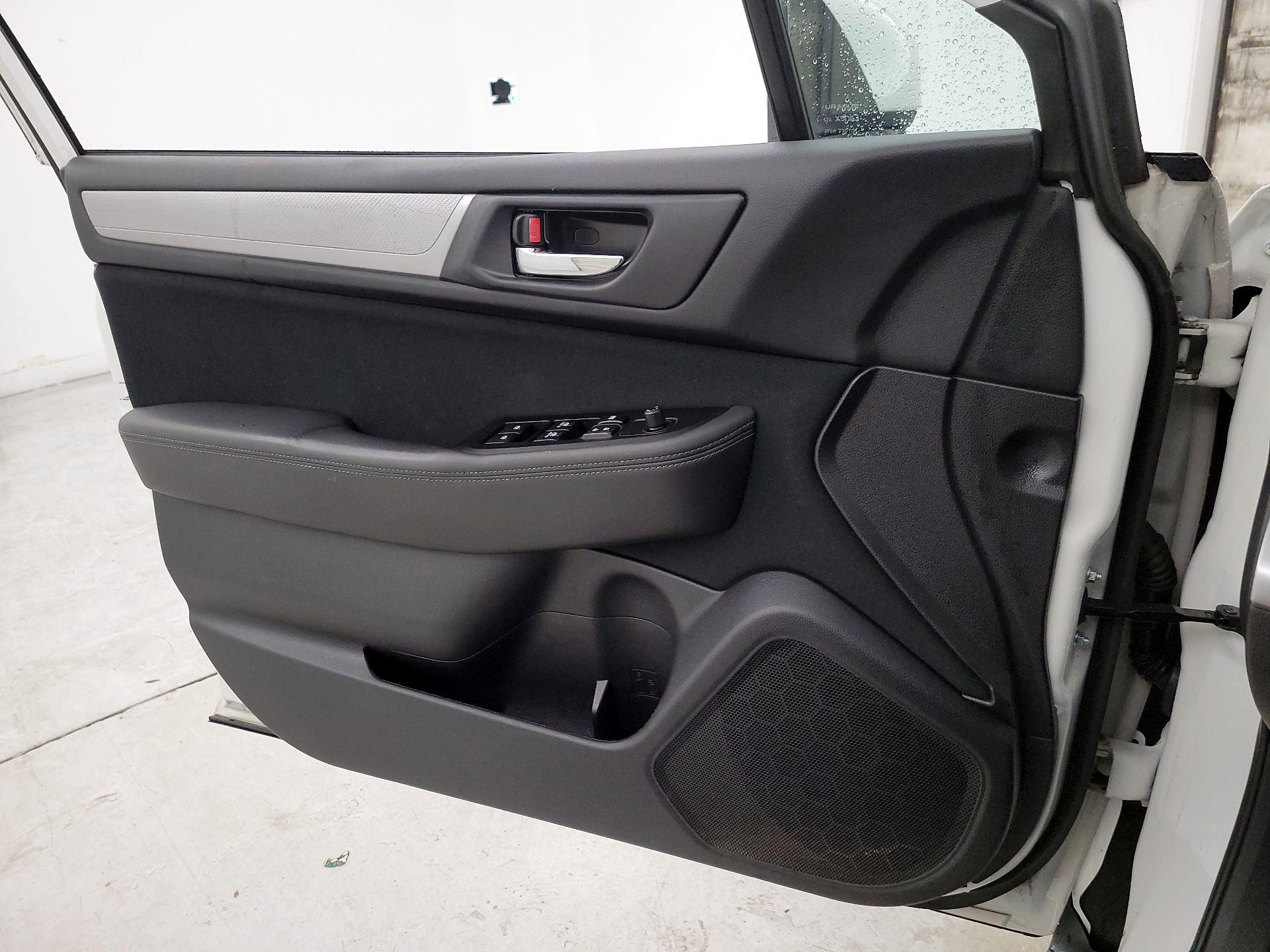 Thumbnail: 2016 Subaru Outback - 12