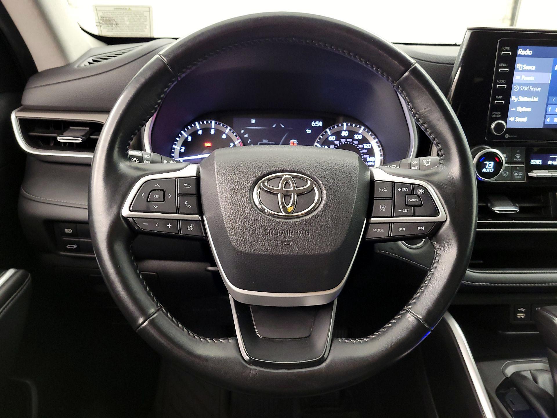 Thumbnail: 2022 Toyota Highlander - 10